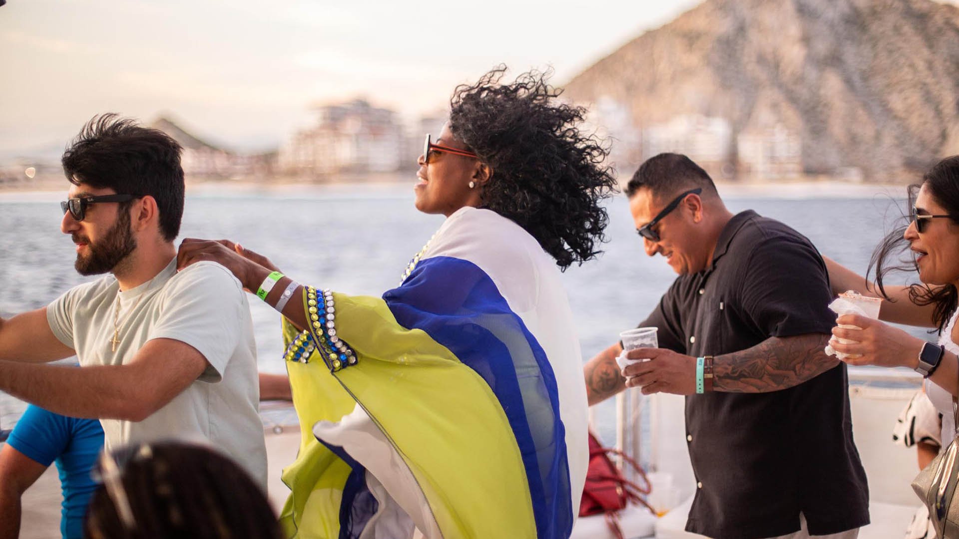 Cabo San Lucas Sunset Party Cruise – Unlimited Drinks
