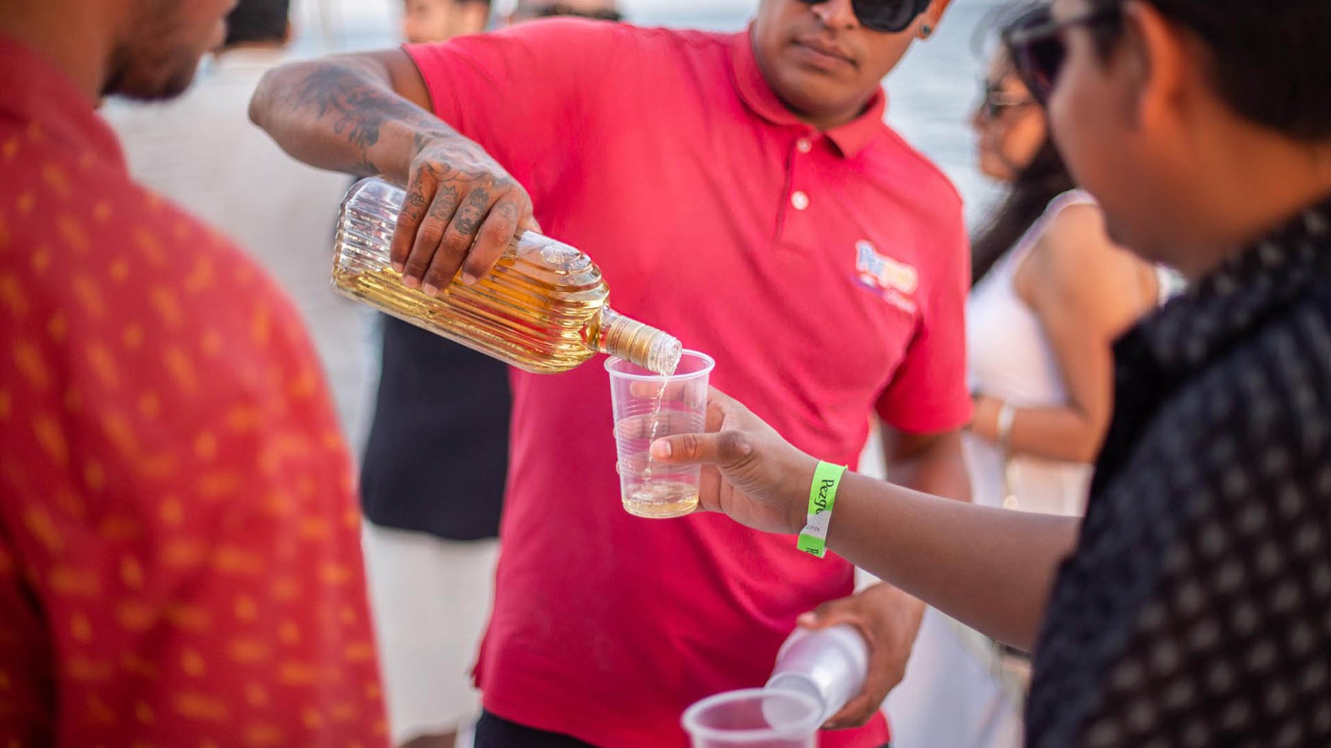Cabo San Lucas Sunset Party Cruise – Unlimited Drinks