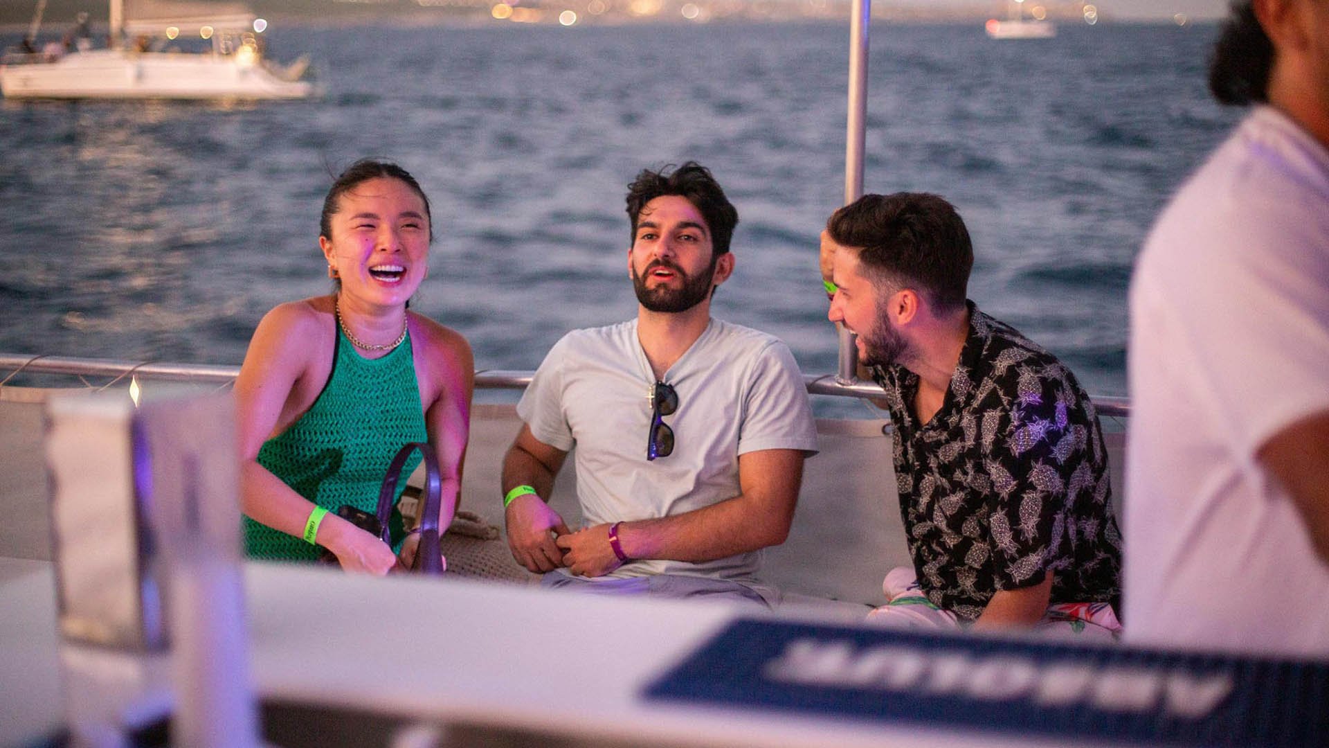 Cabo San Lucas Sunset Party Cruise – Unlimited Drinks