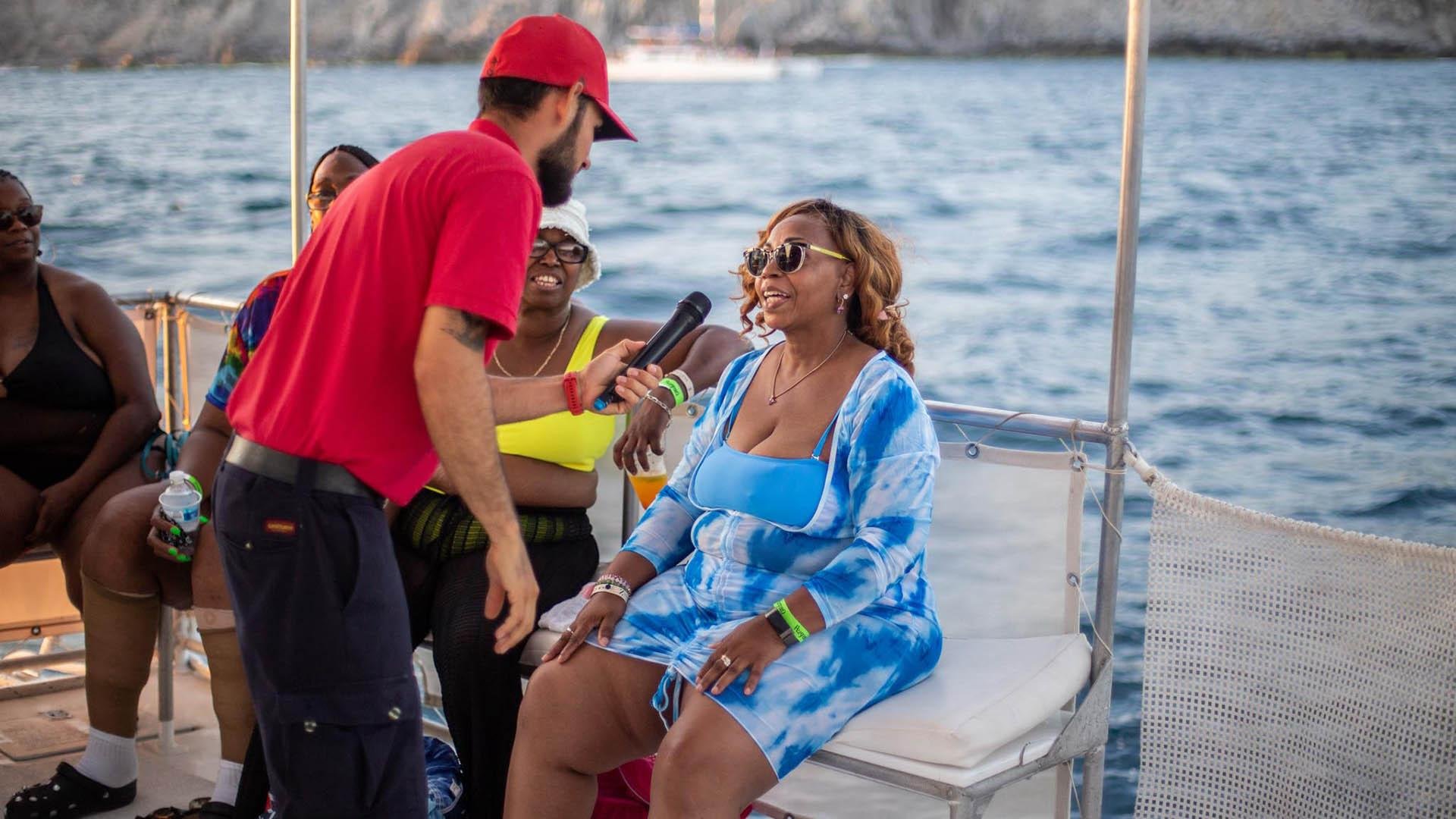 Cabo San Lucas Sunset Party Cruise – Unlimited Drinks