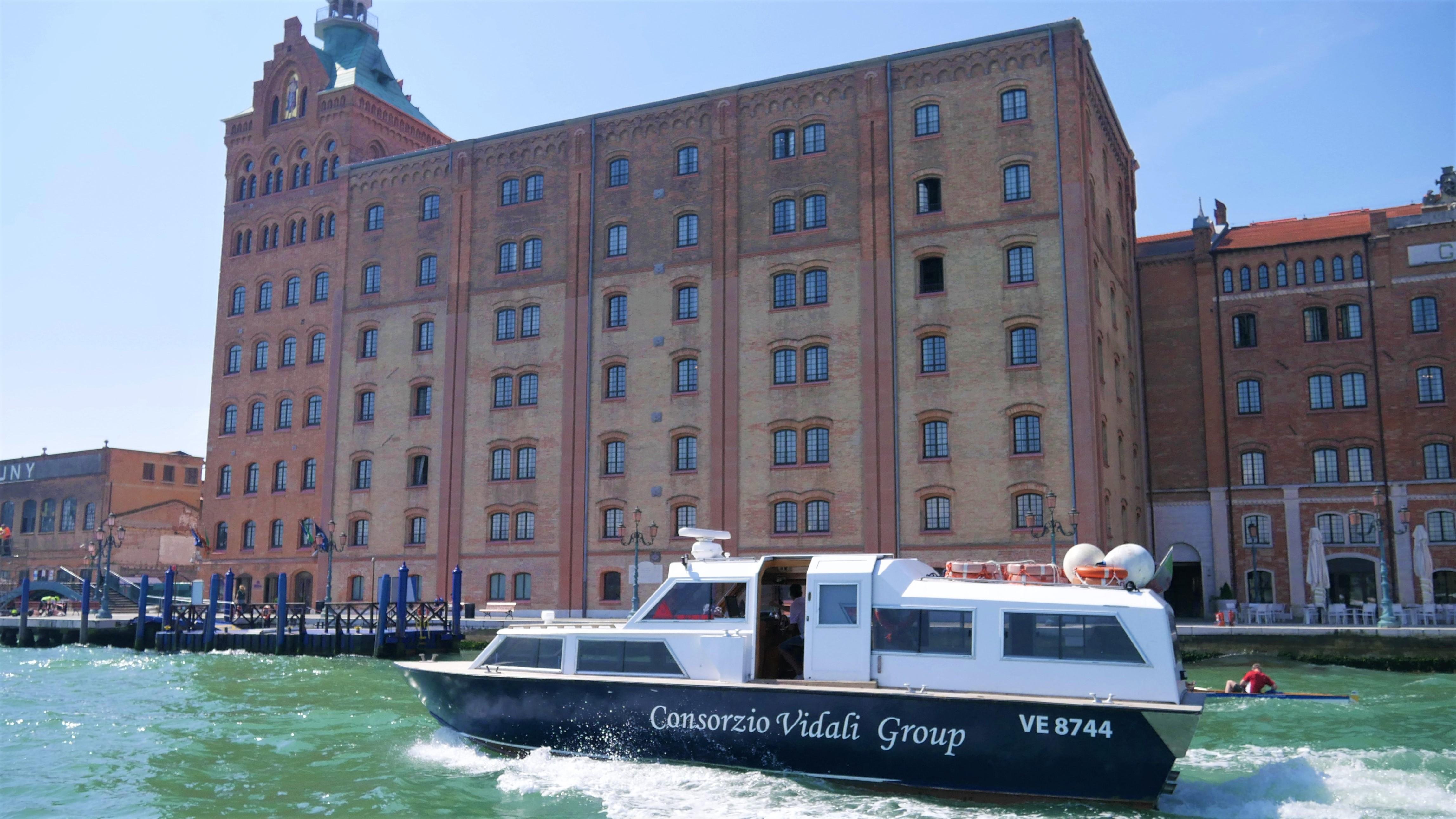 Venice to Marco Polo Airport: Private Speedboat Transfer