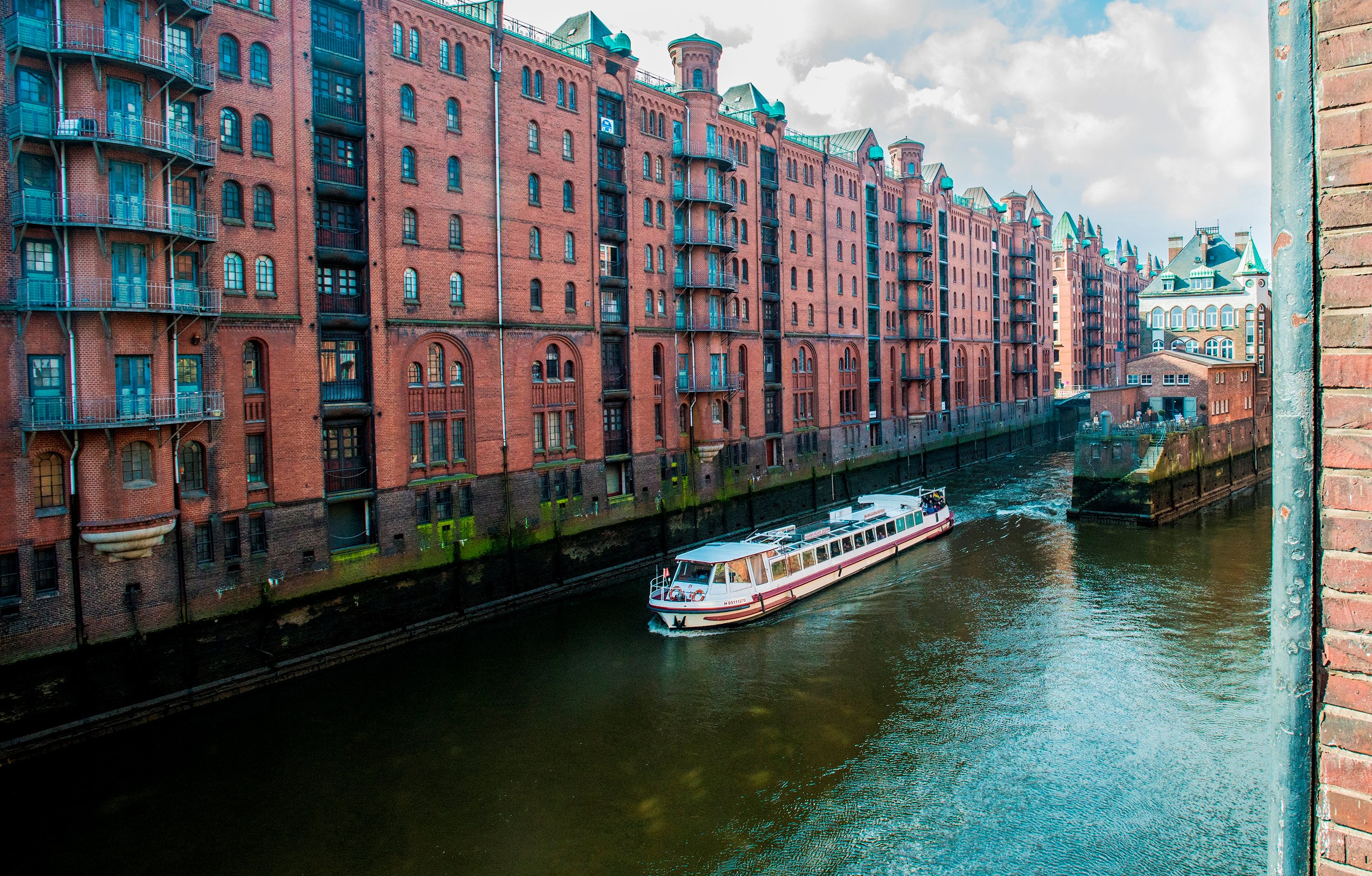 Hafenrundfahrt in Hamburg, Speicherstadt und Hafenpanorama — image 3