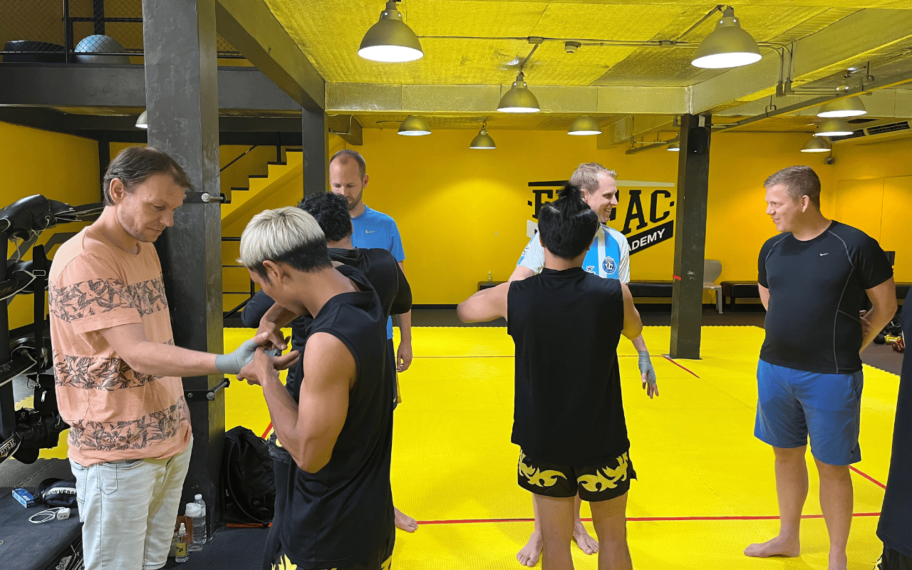 Muay Thai class in Bangkok — beginner training session with a professional trainer — image 19