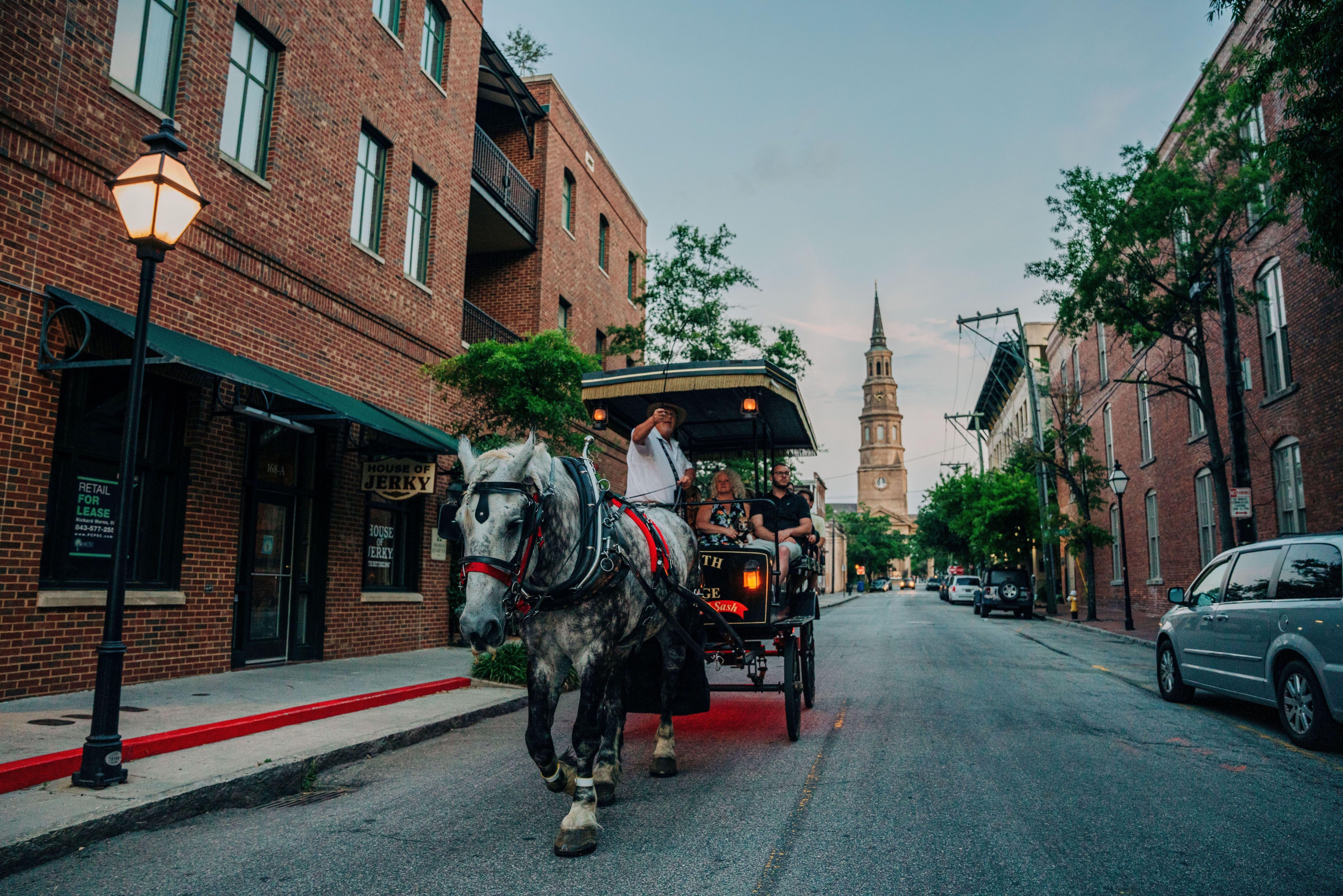 Charleston Haunted Carriage Evening Tour