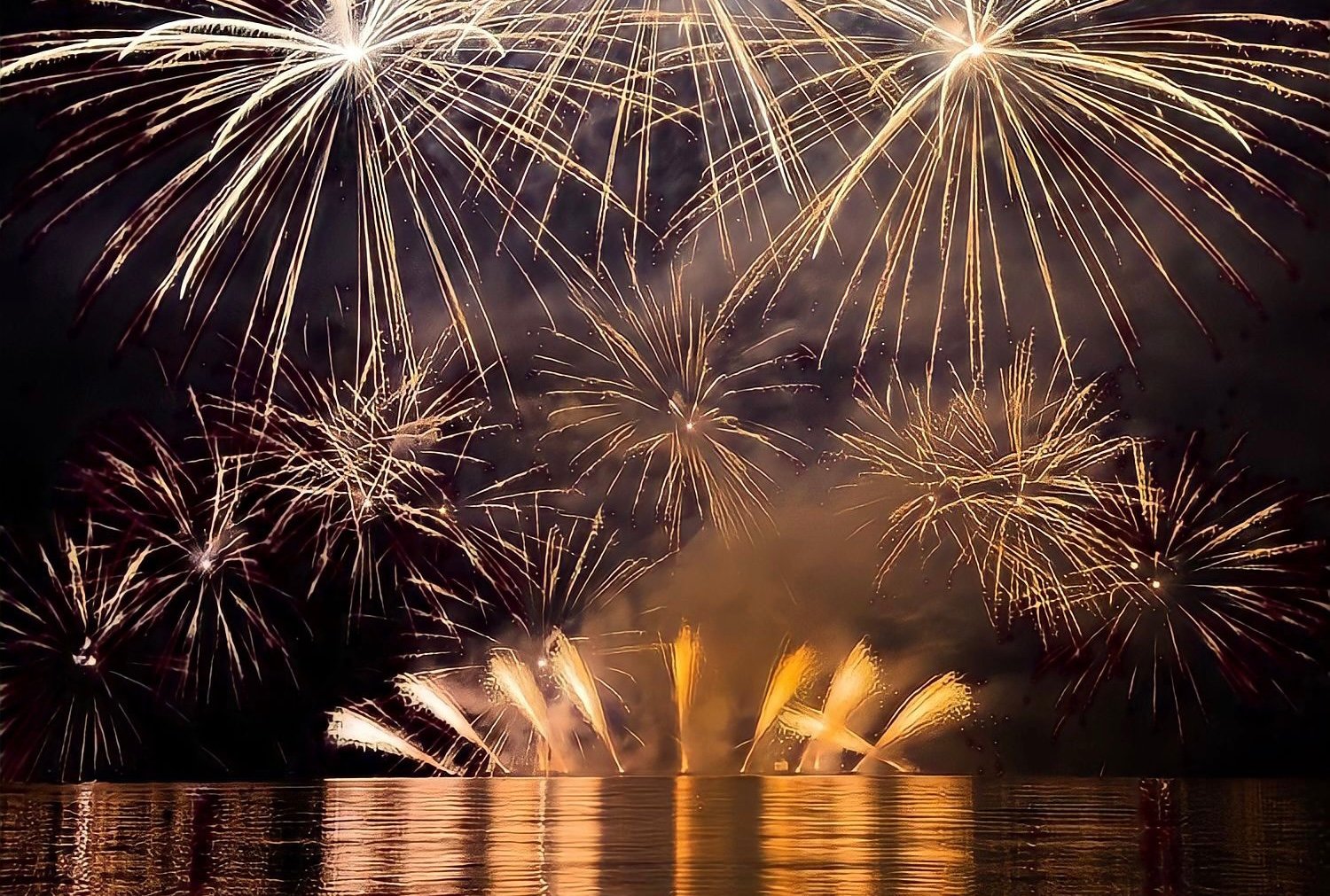 New Year's Eve Sailing & Fireworks on the Tagus