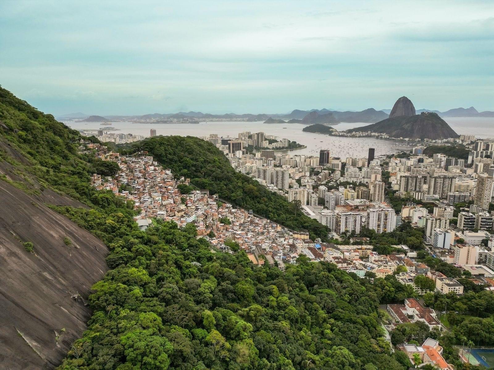 Rio de Janeiro: Santa Marta Favela Guided Walking Tour