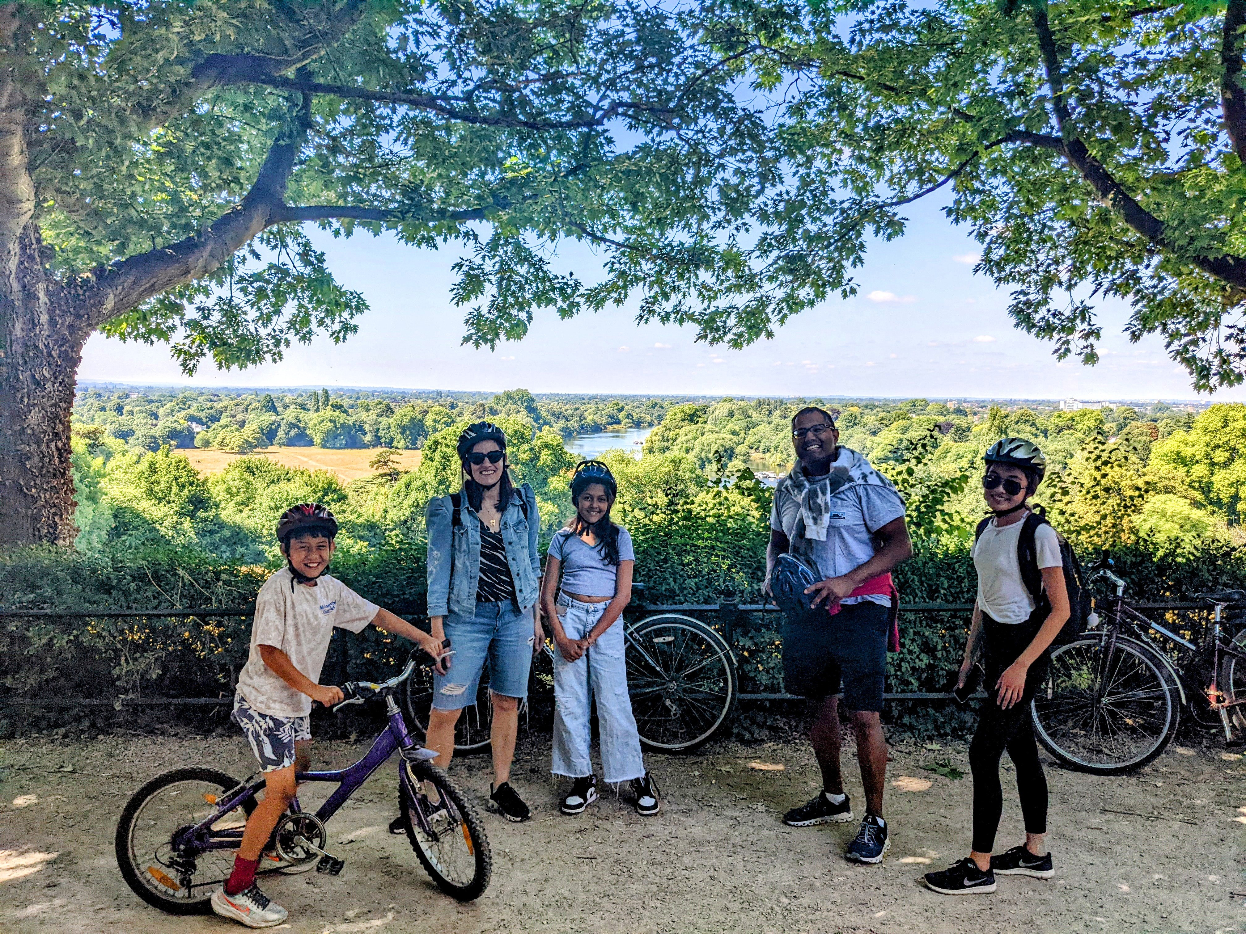 London Royal Deer Park & Thames Cycling Adventure