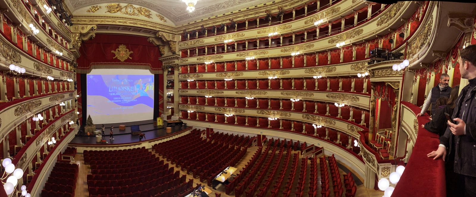 Milan La Scala Theatre: Skip-the-Line Guided Tour