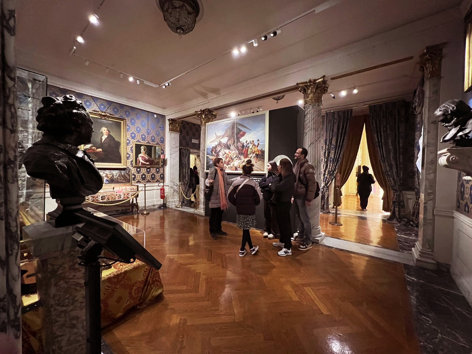 Milan: La Scala Opera House & Duomo Cathedral Walking Tour