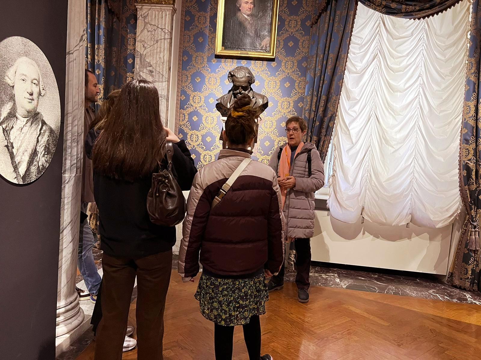Milan: La Scala Opera House & Duomo Cathedral Walking Tour