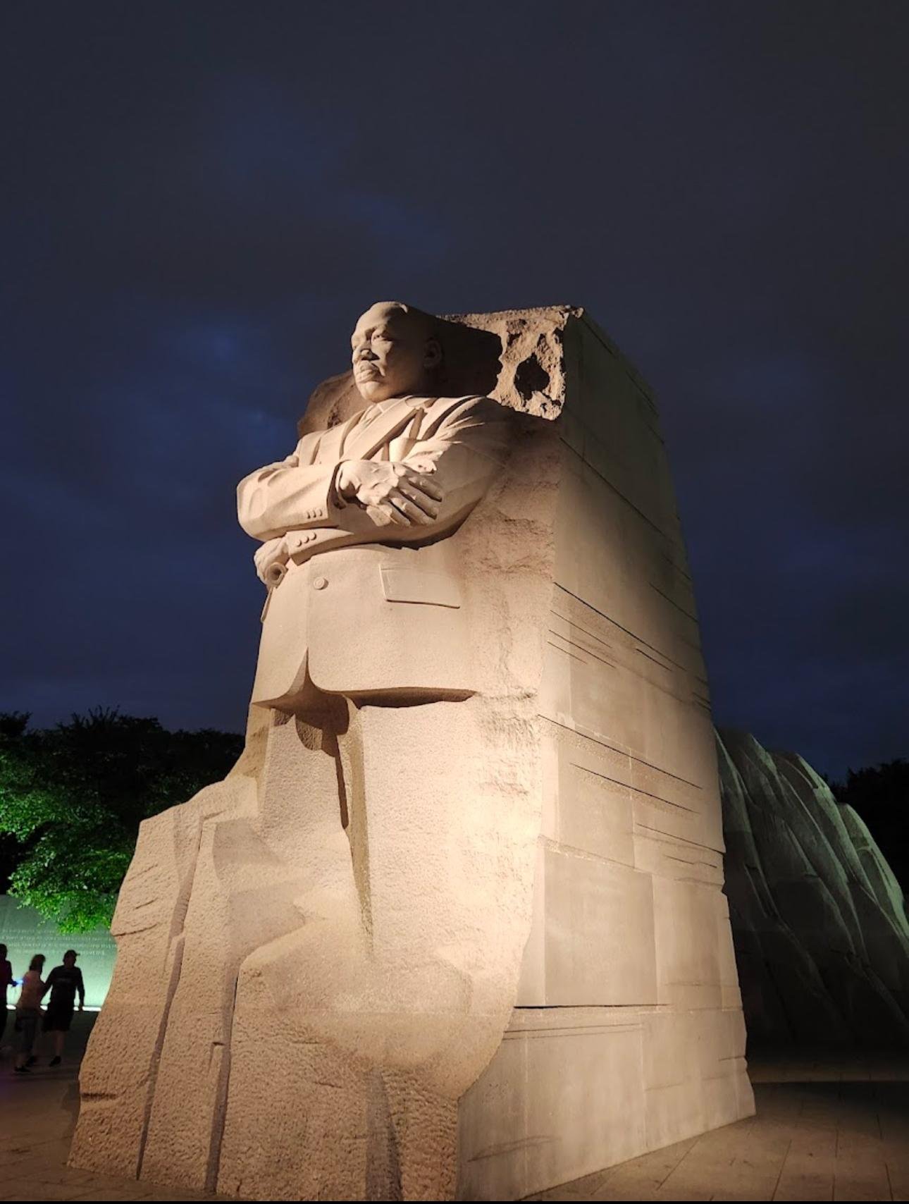 DC Sunset Monuments & Memorials Walking Tour