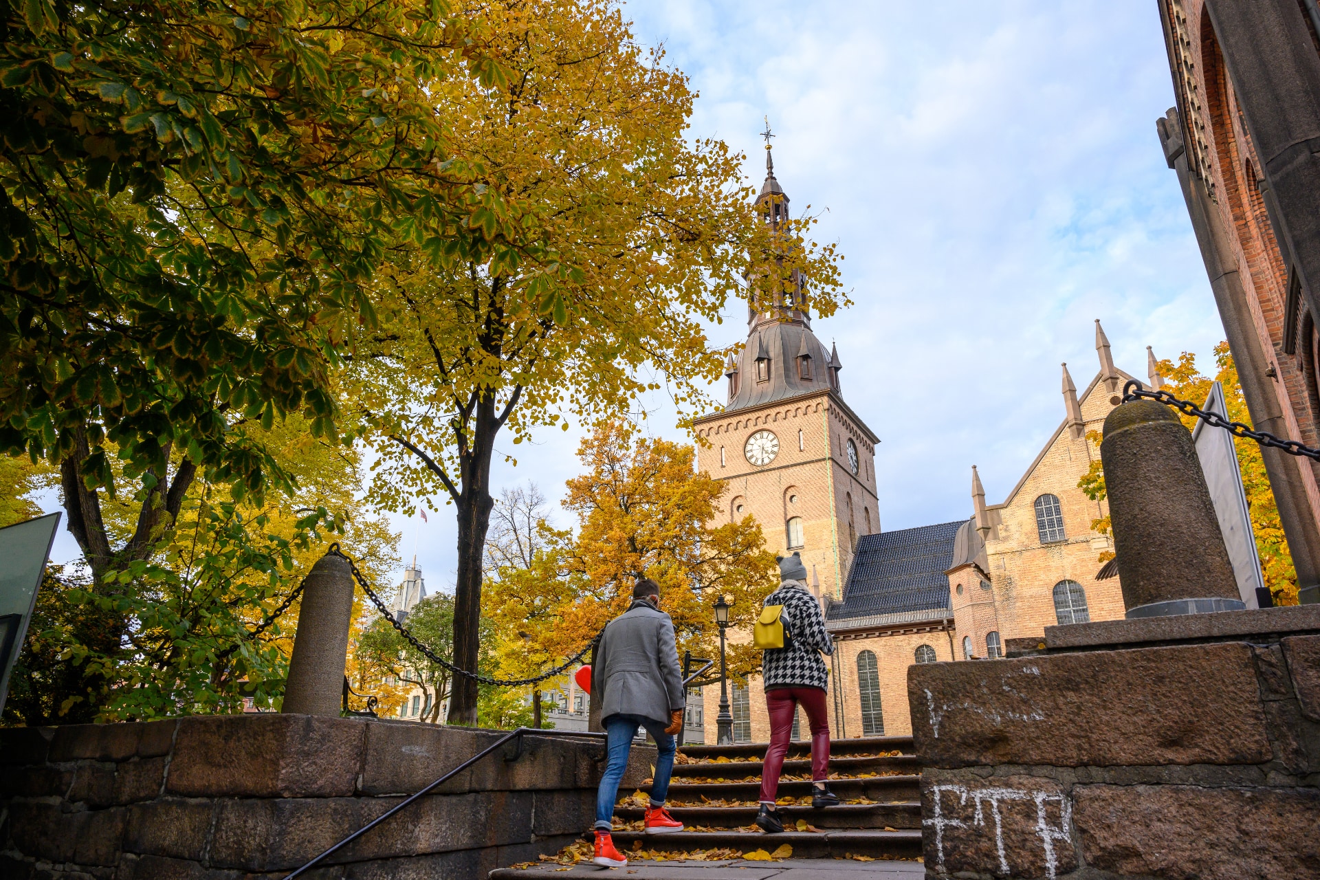 Oslo: Historic Myths & Legends Evening Walking Tour