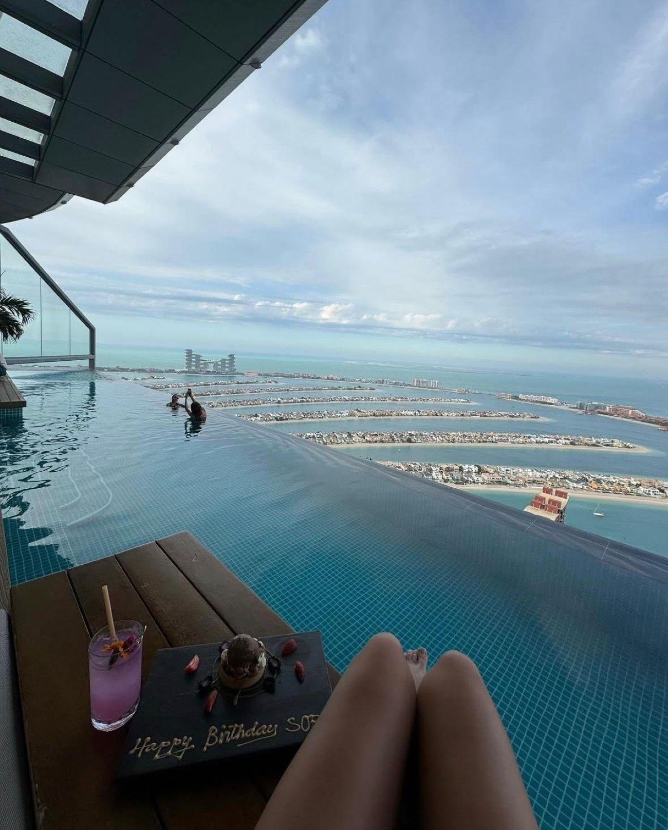 Dubai Skyline Pool & Palm Observatory Hosted Experience