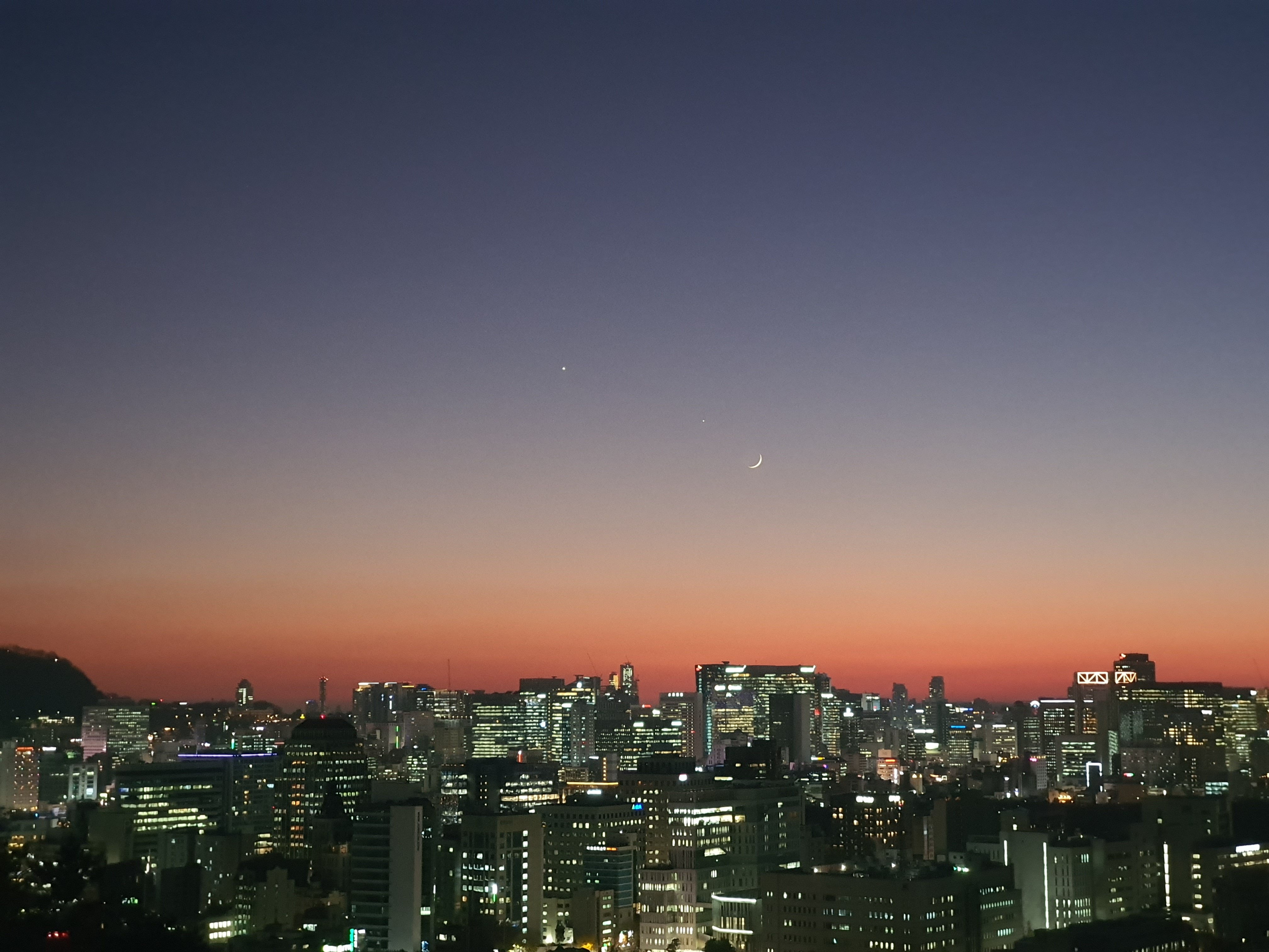 Seoul After Dark: Hidden Gems Night Walking Tour