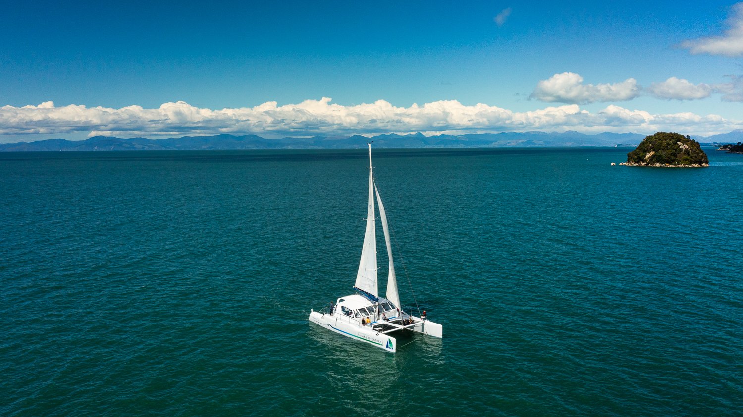 Abel Tasman National Park: Cruise, Walk & Sailing Tour