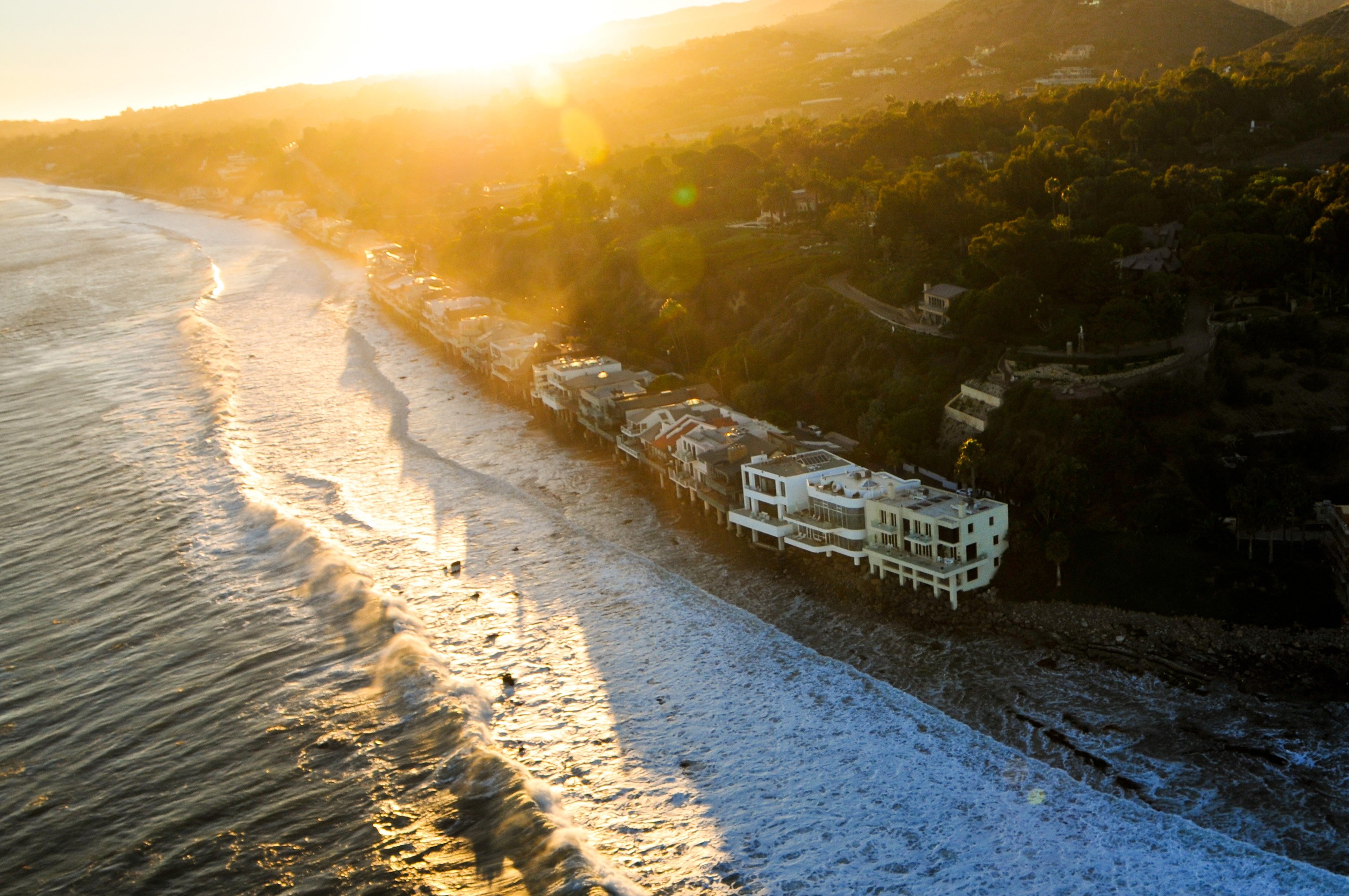 LA Beaches & Skyline Helicopter Tour