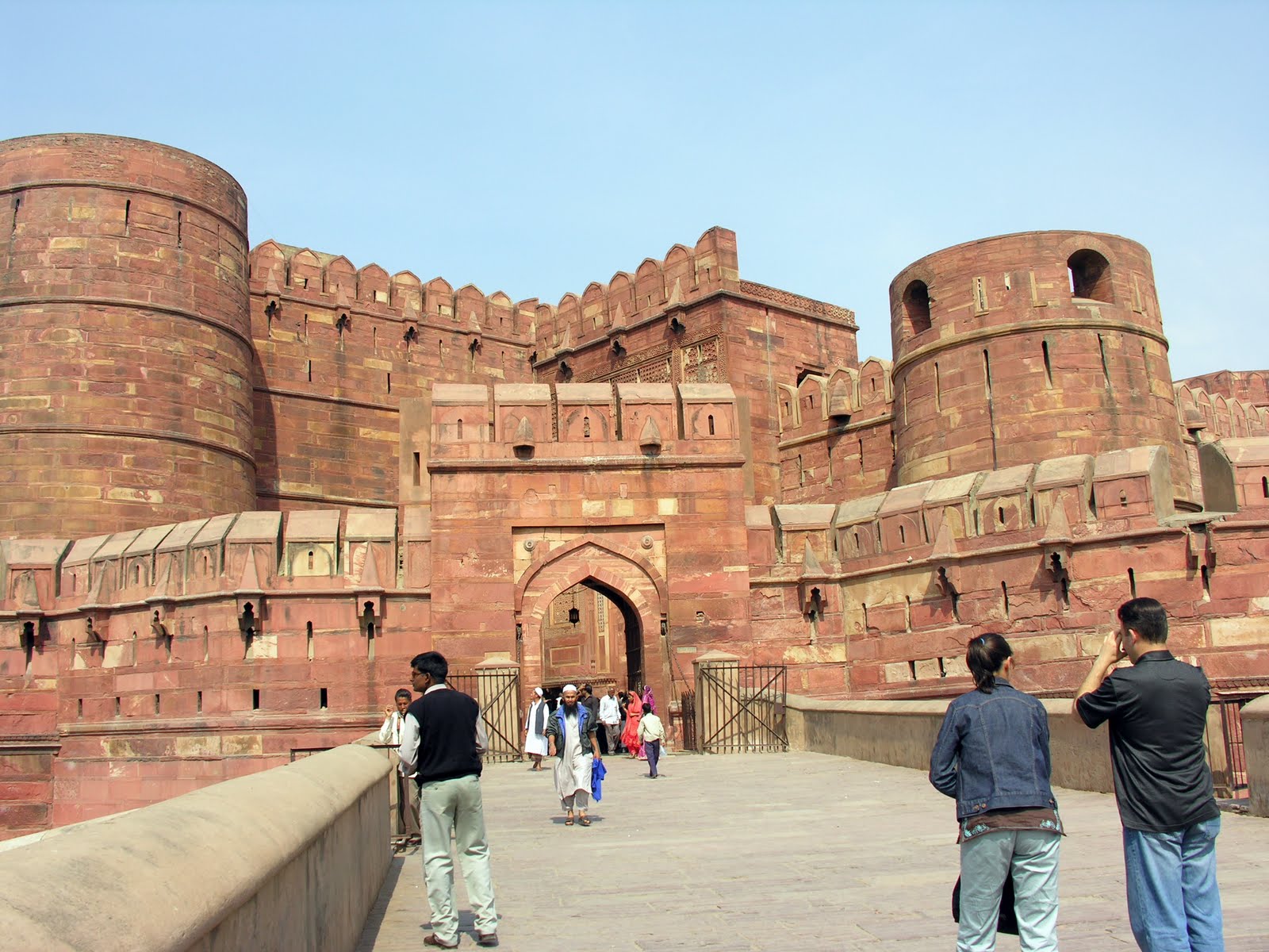 Agra Full-Day: Taj Mahal, Agra Fort & Fatehpur Sikri