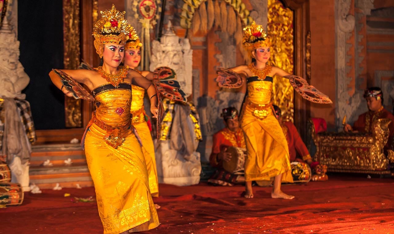 Ubud Palace Legong Dance Performance