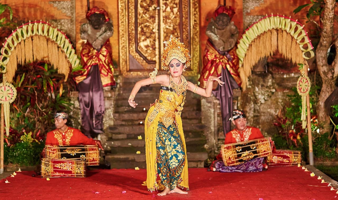 Ubud Palace Legong Dance Performance