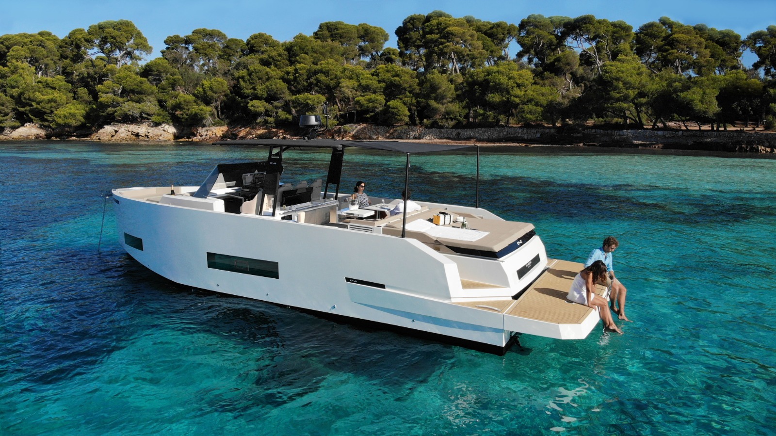 Private Luxury Yacht Charter in Mykonos