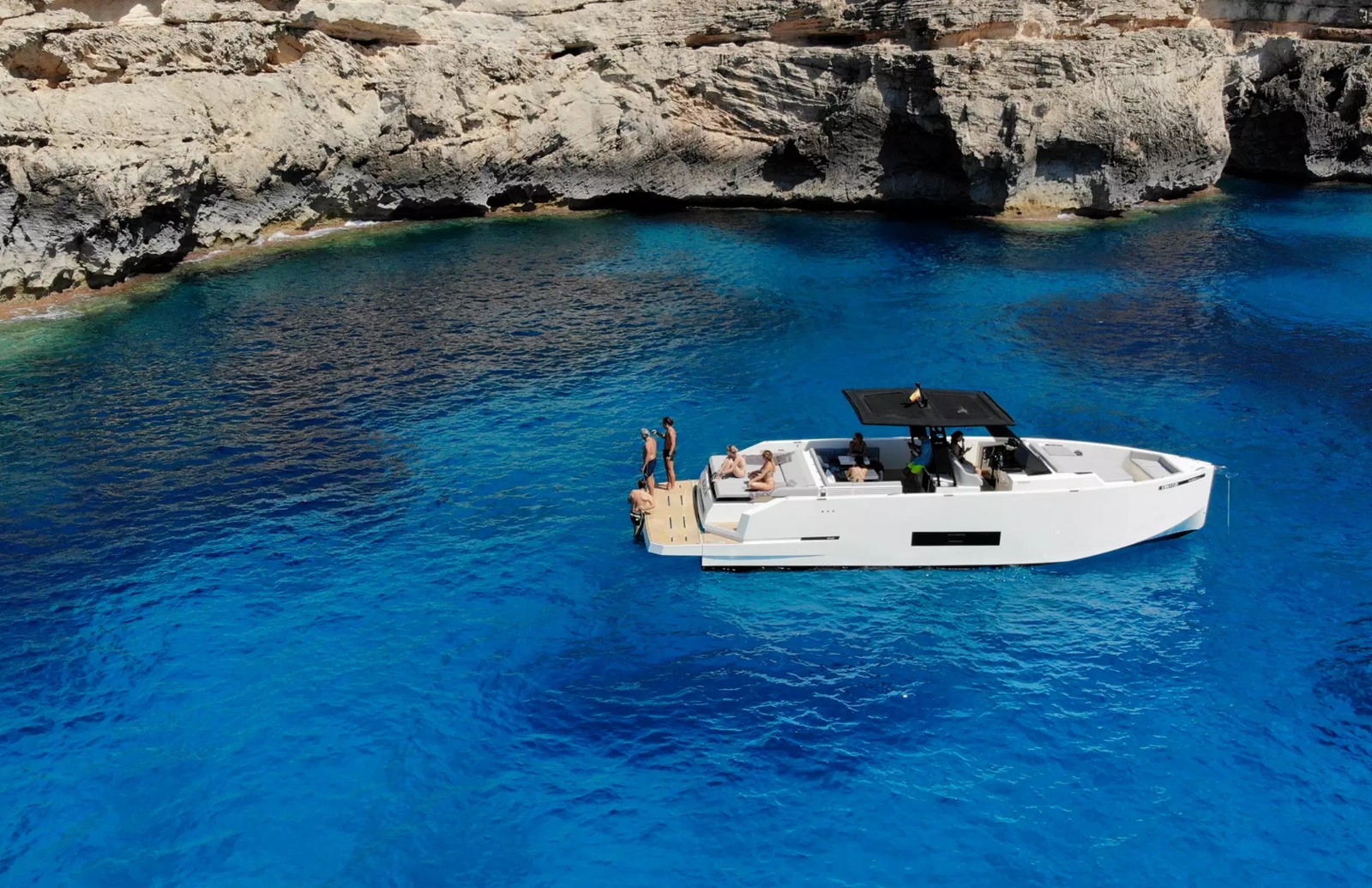 Private Luxury Yacht Charter in Mykonos