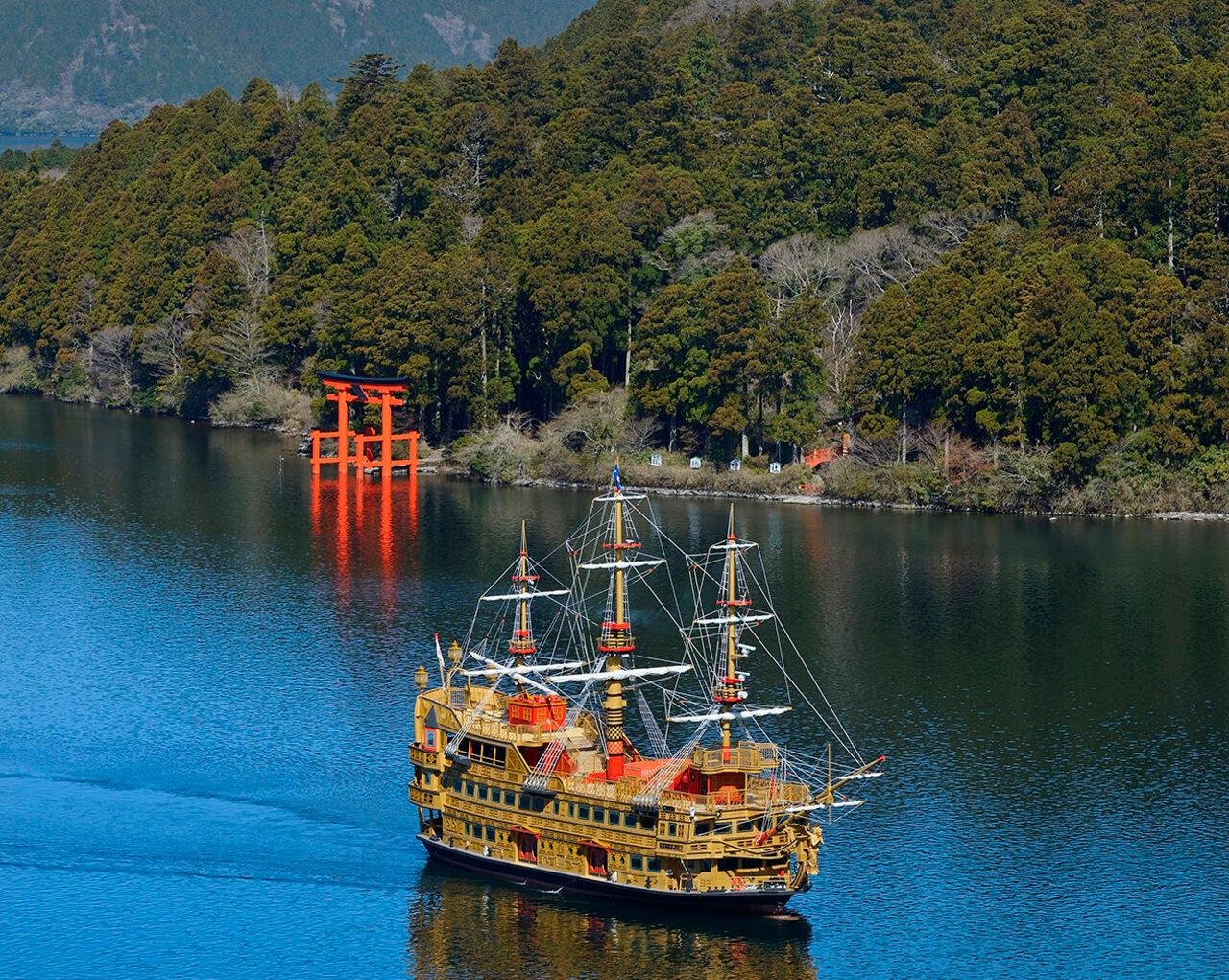 From Tokyo: Mt. Fuji & Hakone Tour w/ Return by Bullet Train