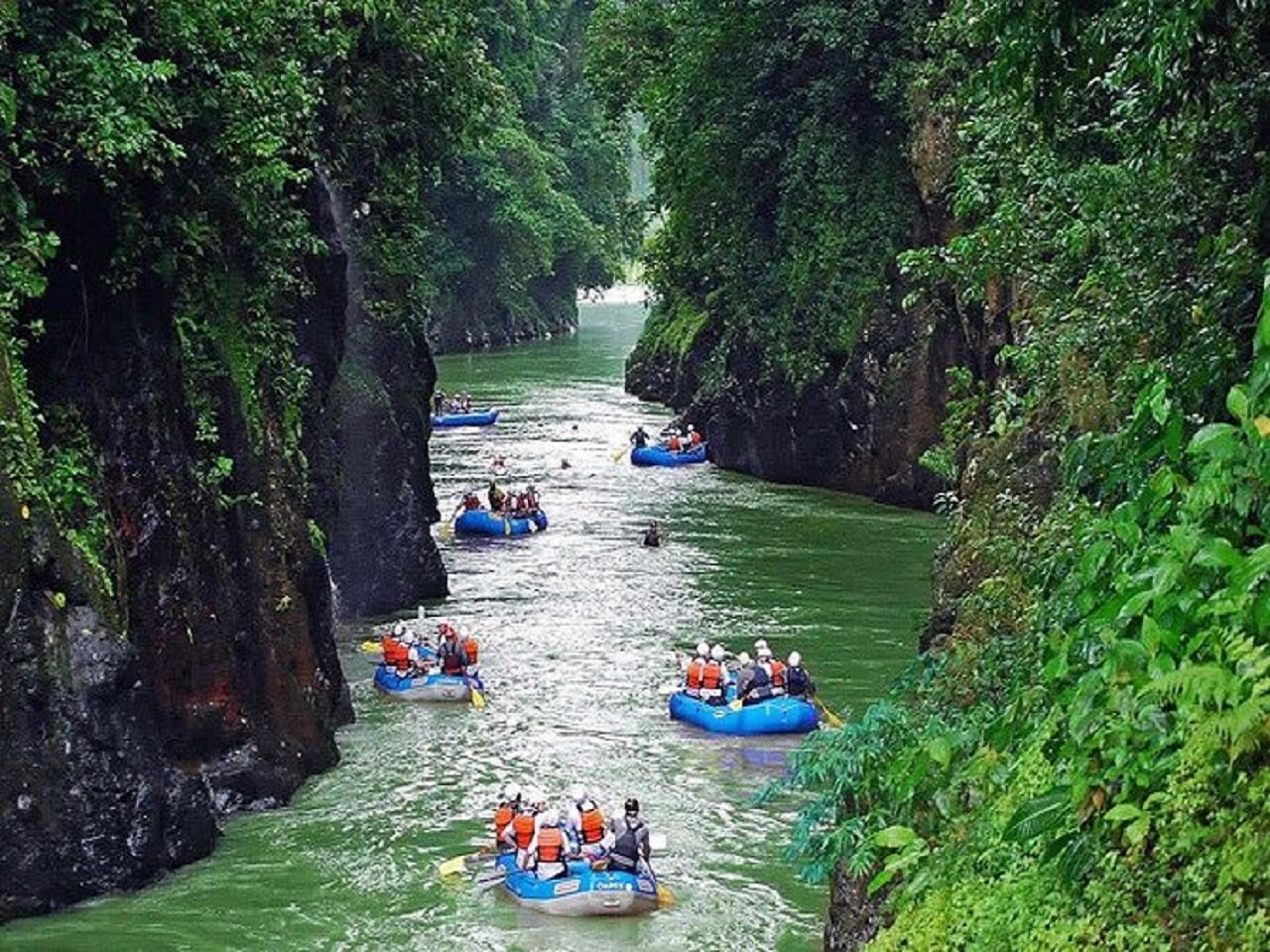 Costa Rica white water rafting on the Balsa and Pacuare rivers — rafting photo 7
