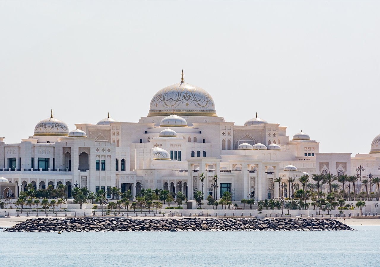 Dubai to Abu Dhabi Private Day Tour: Grand Mosque, Royal Palace & City Icons
