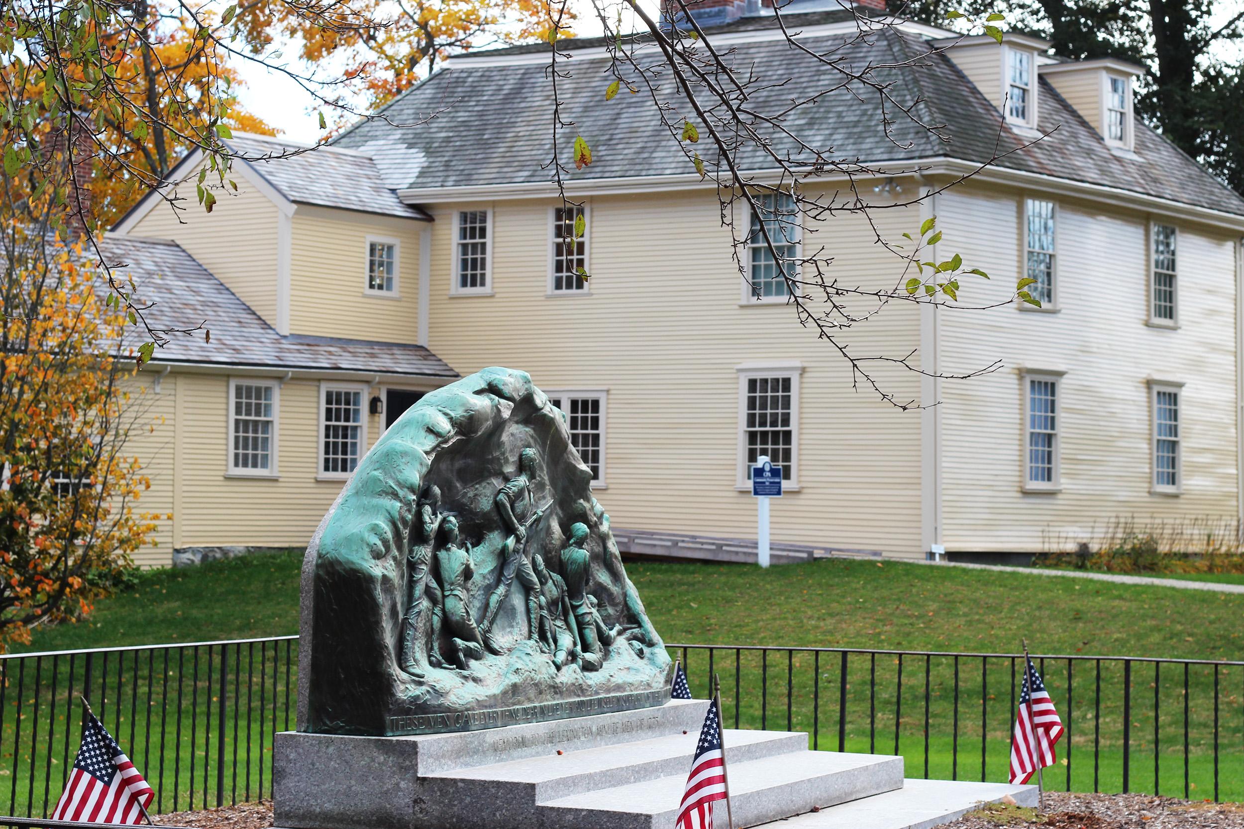 Revolutionary War Heritage Day Trip from Boston