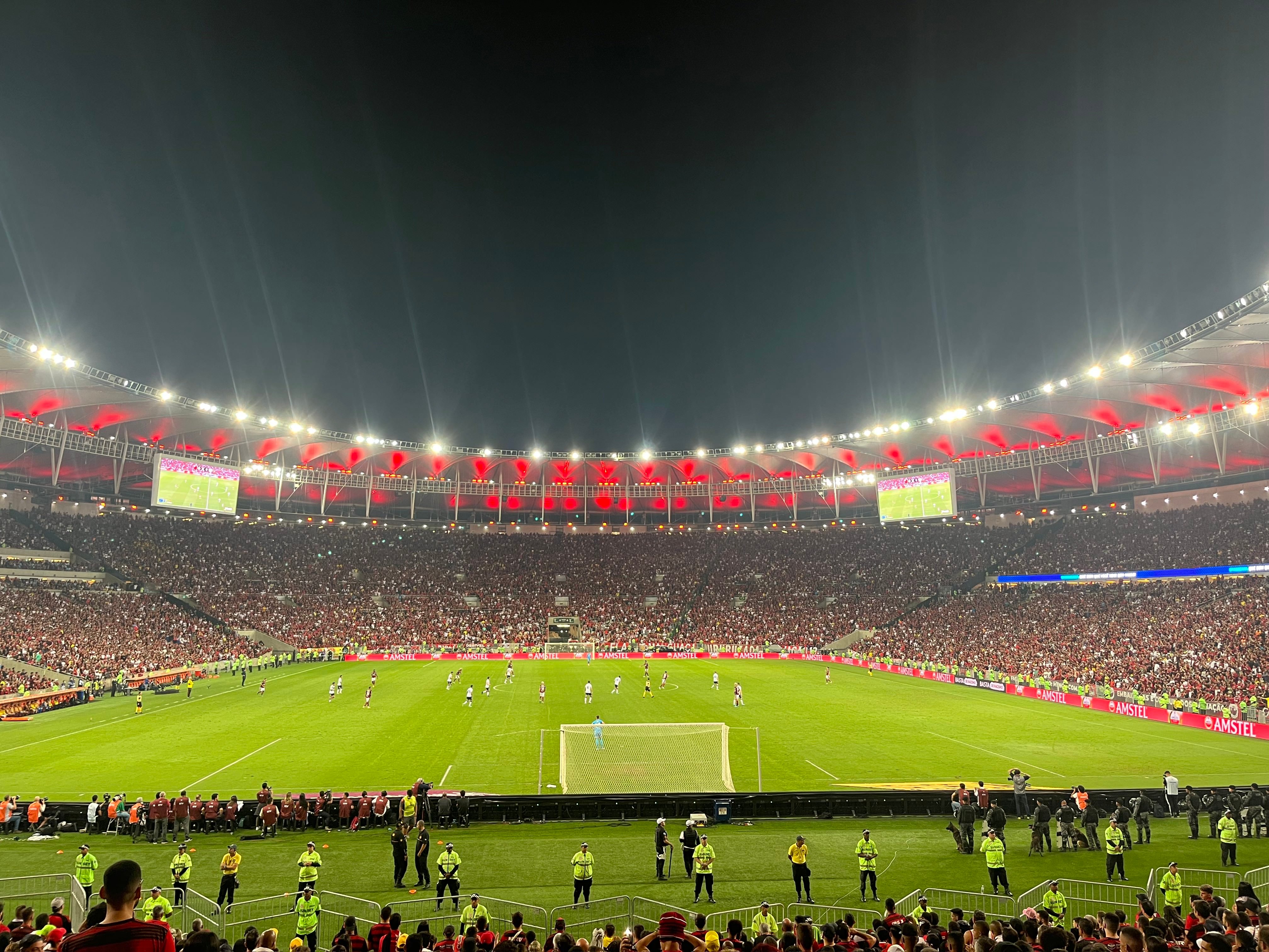 Rio de Janeiro: Live Maracanã Football Match Experience & Drink