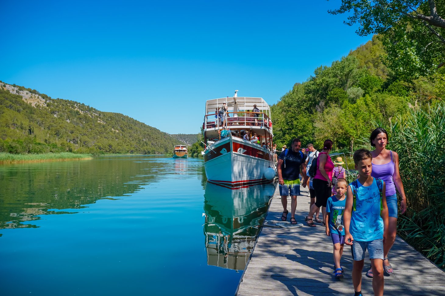 Split: Krka Waterfalls, Boat Cruise & Primosten Swim