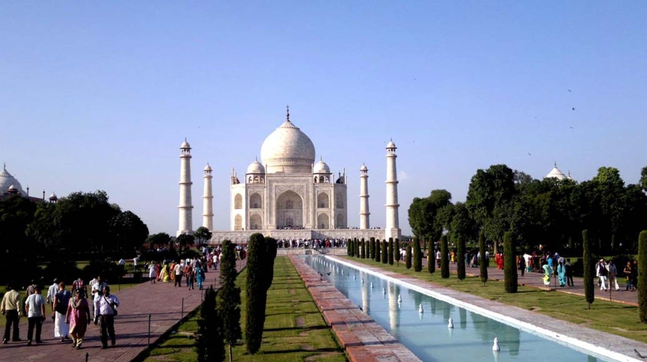 Taj Mahal Sunset Tour with Skip-the-Line Entry & Hotel Pickup