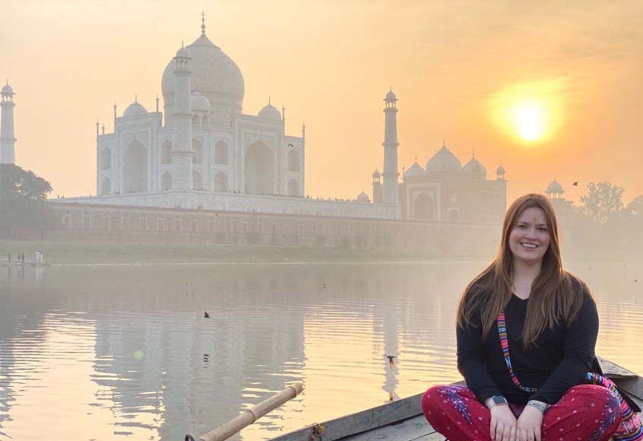 Taj Mahal Sunset Tour with Skip-the-Line Entry & Hotel Pickup