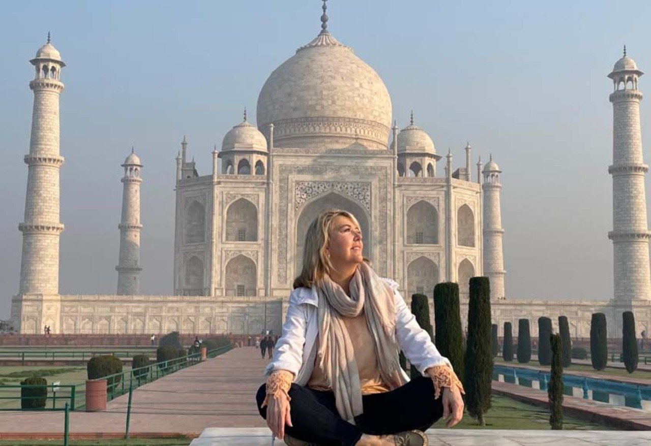 Taj Mahal Sunset Tour with Skip-the-Line Entry & Hotel Pickup