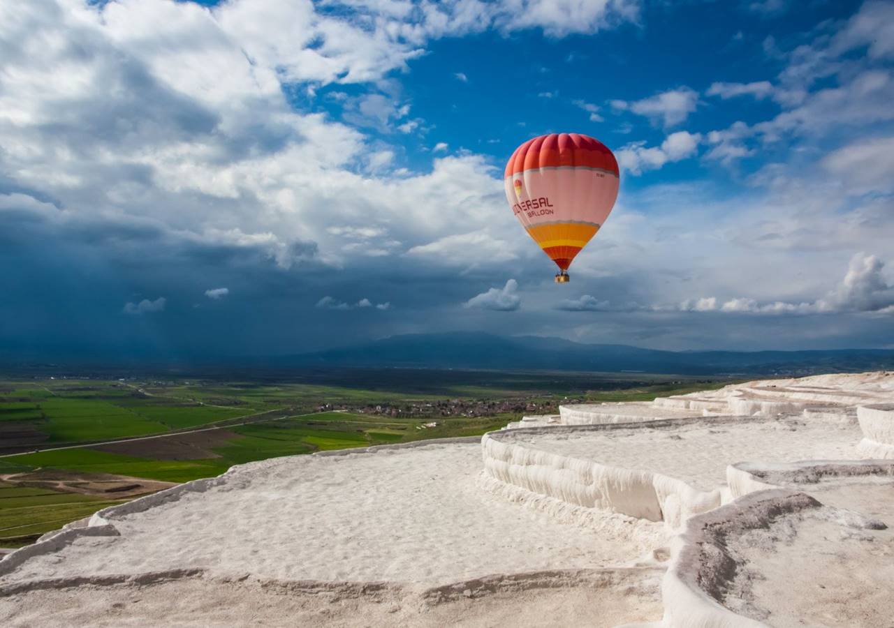Pamukkale Sunrise Hot Air Balloon Experience