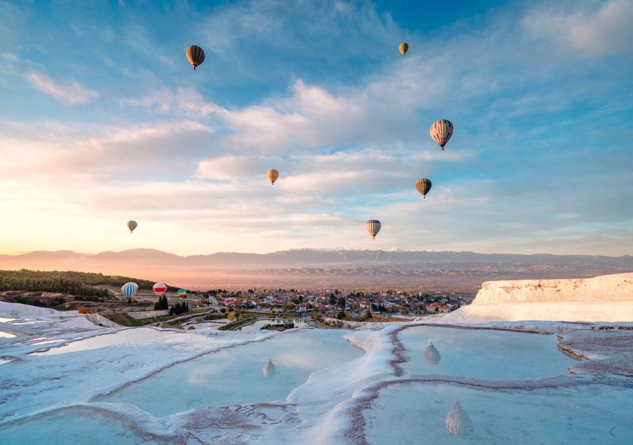 Pamukkale Sunrise Hot Air Balloon Experience