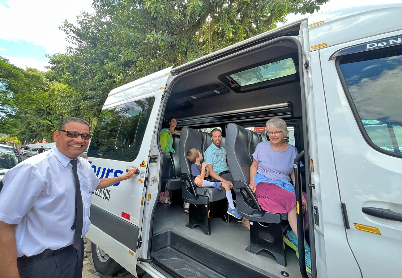 Shared Shuttle: Rio de Janeiro to or from Angra dos Reis