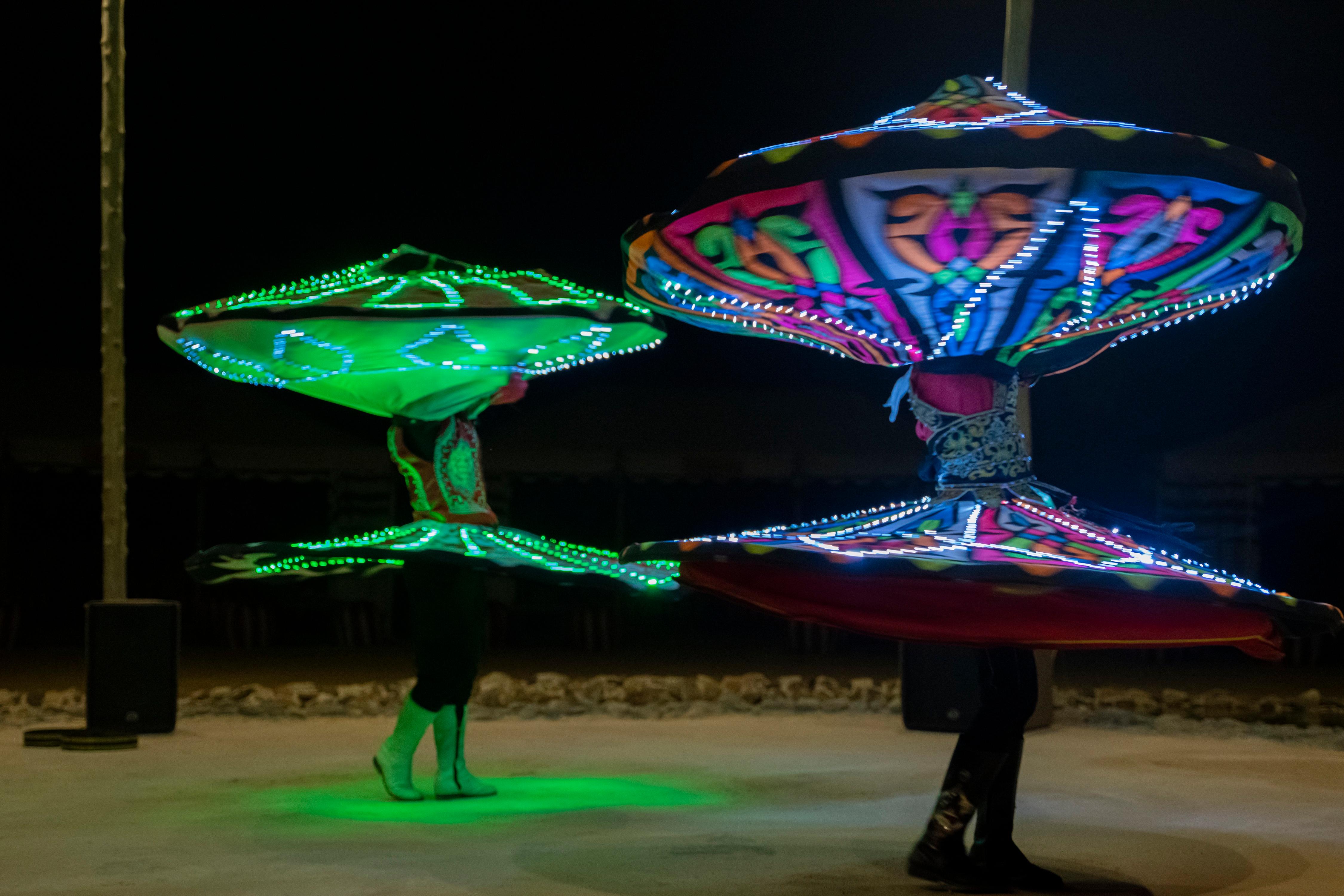 Abu Dhabi Desert Safari: Dune Bashing, Camel Ride & BBQ Dinner