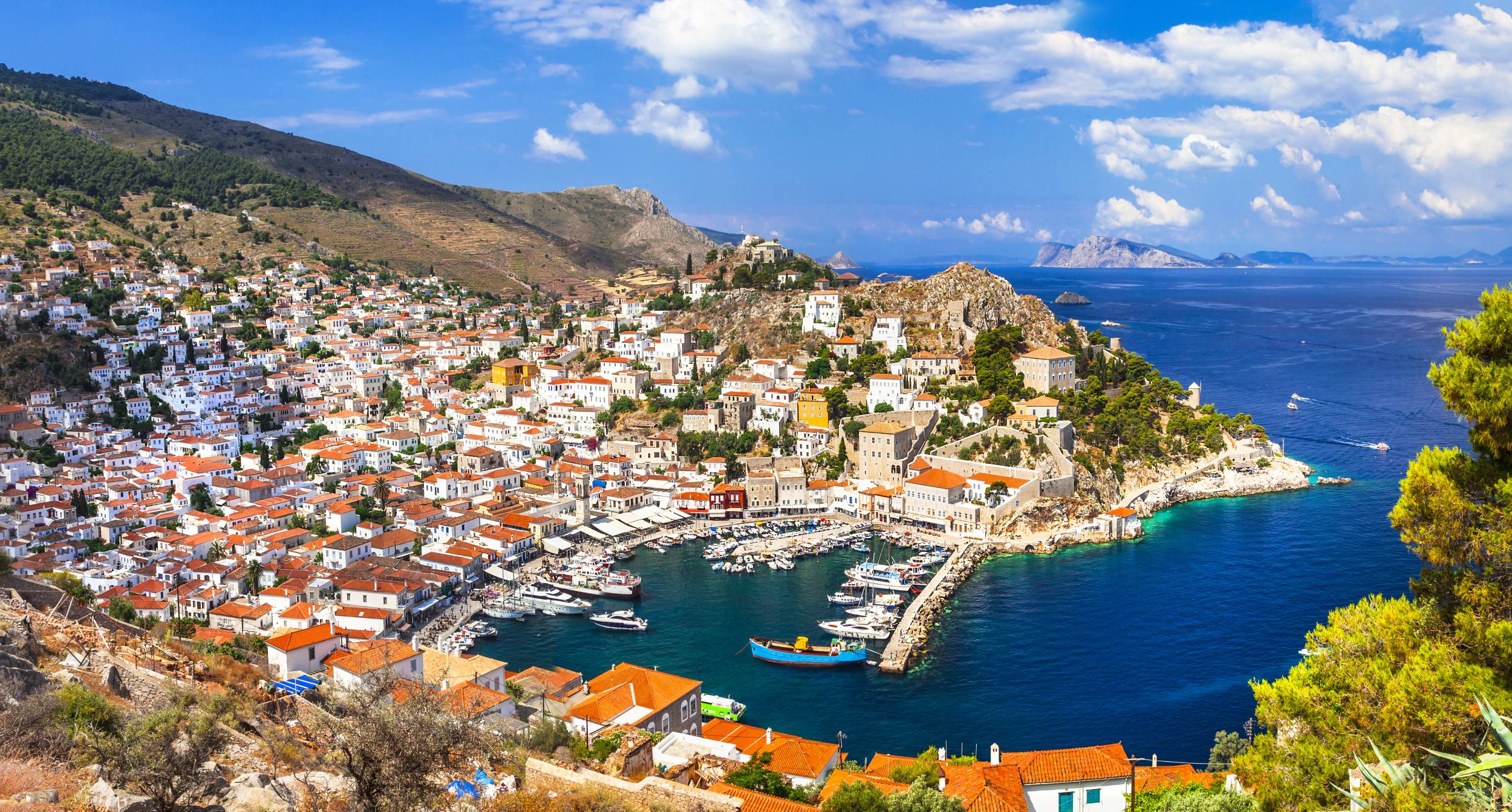 From Athens: Saronic Islands Full-Day Cruise with VIP Seats