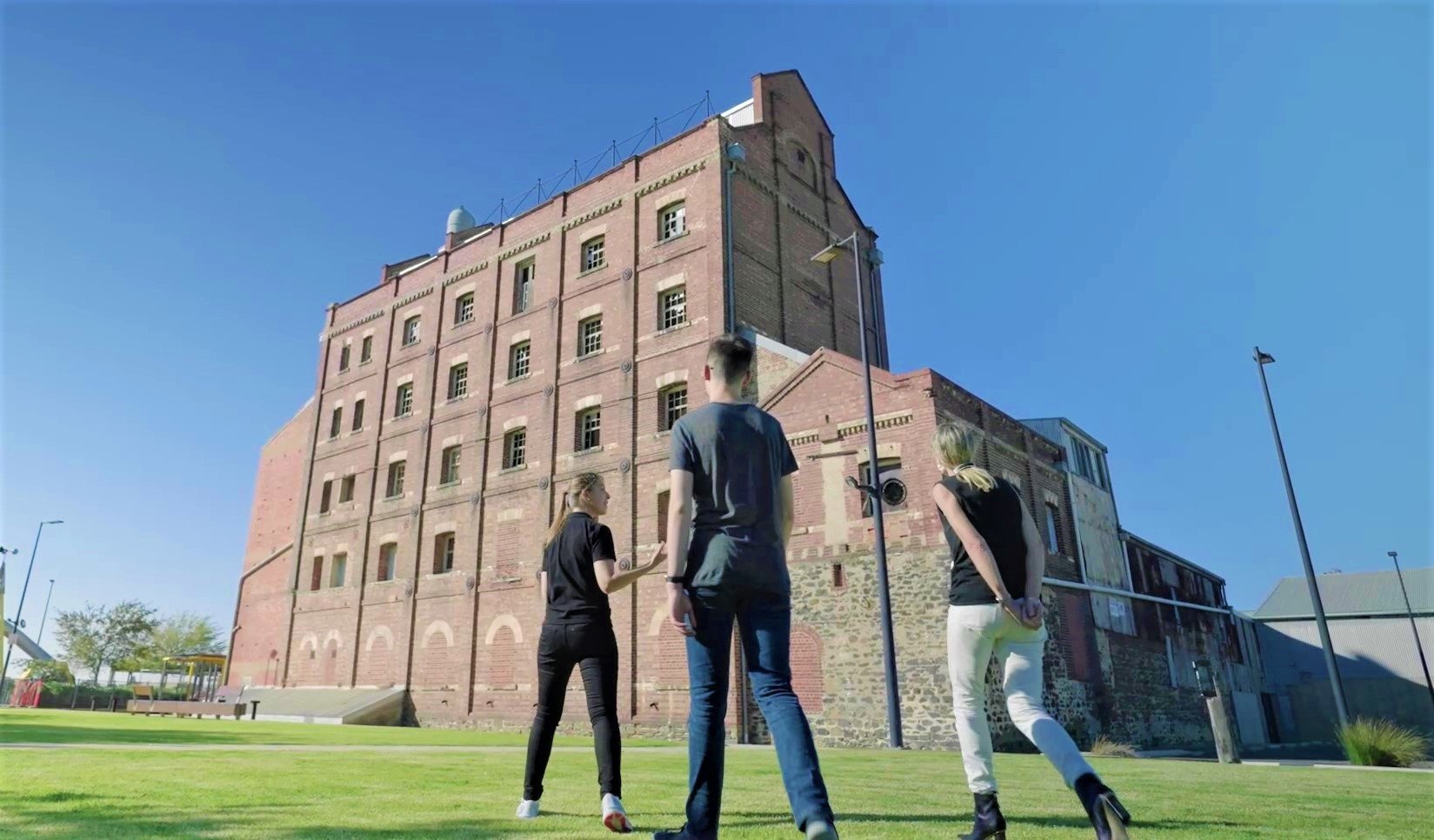 Port Adelaide Food, Drinks & Walking History Tour