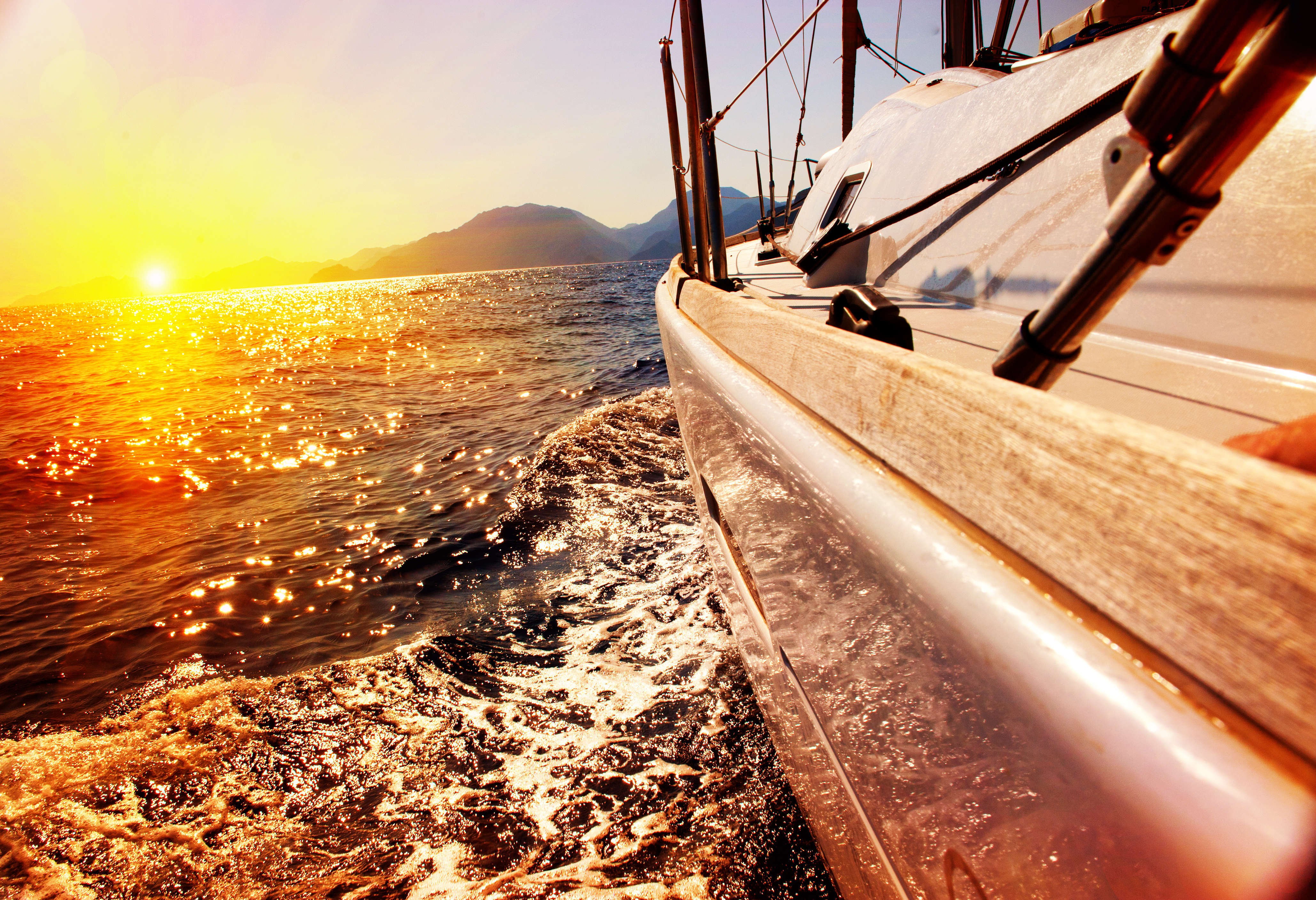 Amalfi Coast Sunset Boat Tour with Drinks & Fruit