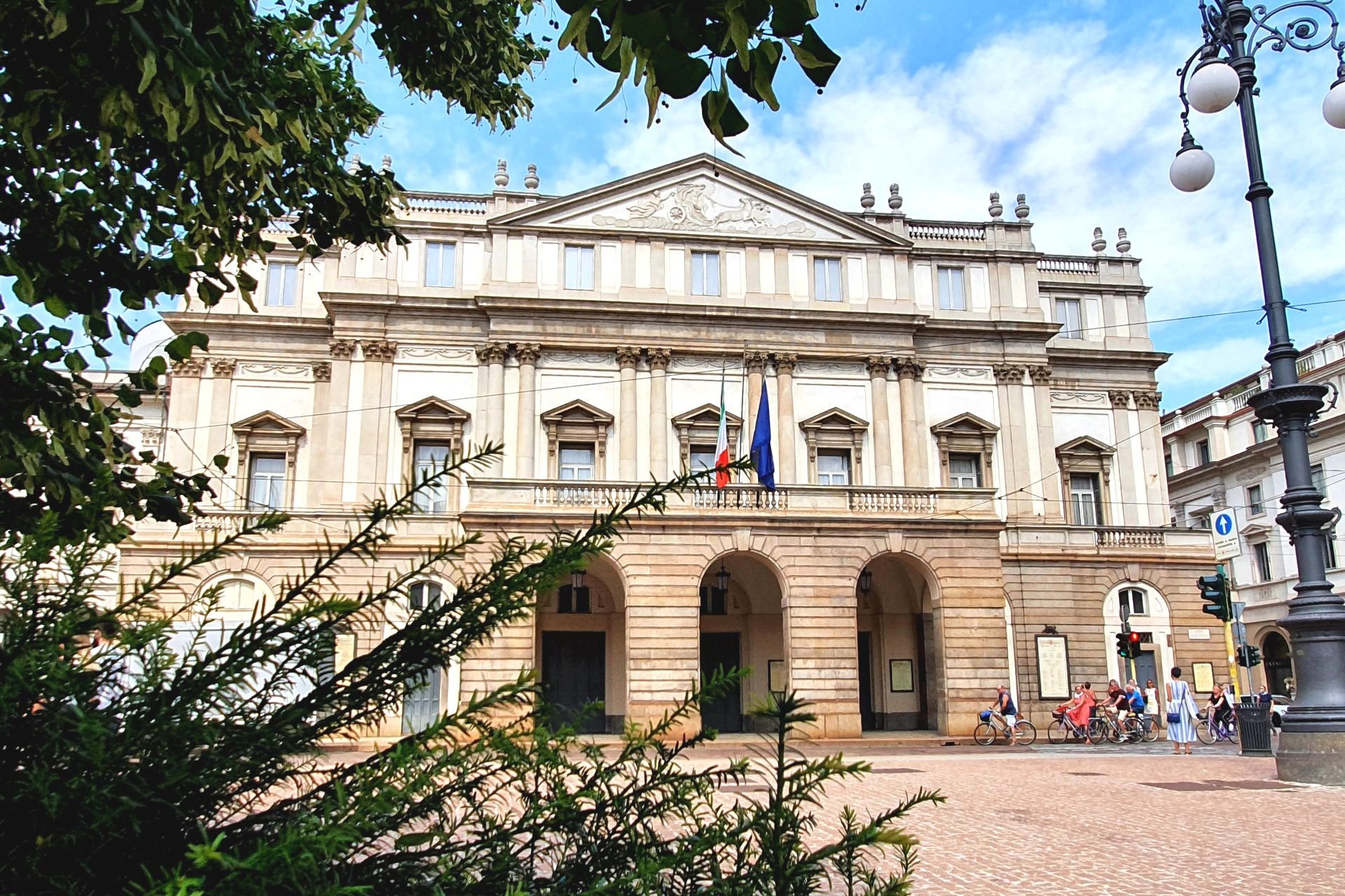 Milan: La Scala Theater & Museum Guided Tour