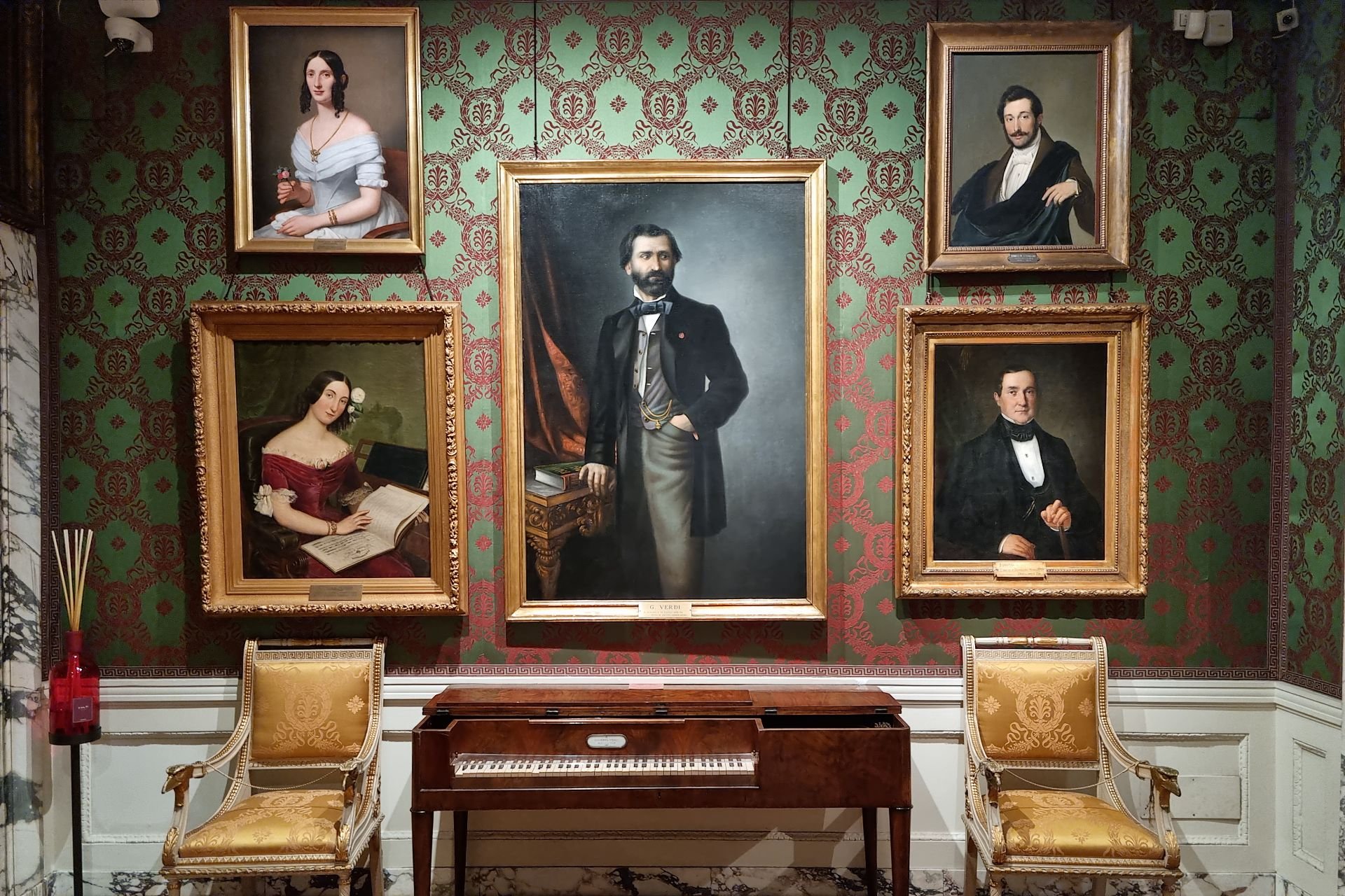 Milan: La Scala Theater & Museum Guided Tour