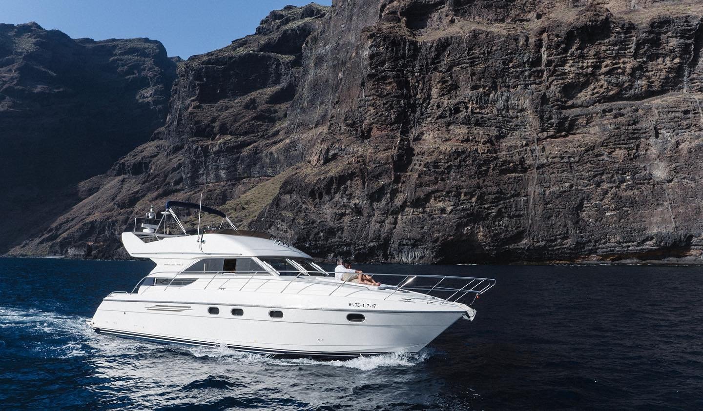 Private Motor Yacht Adventure with Marine Life & Lunch
