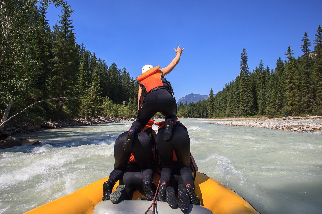 Kicking Horse River whitewater raft experience with BBQ — Canadian Rockies rafting (4)