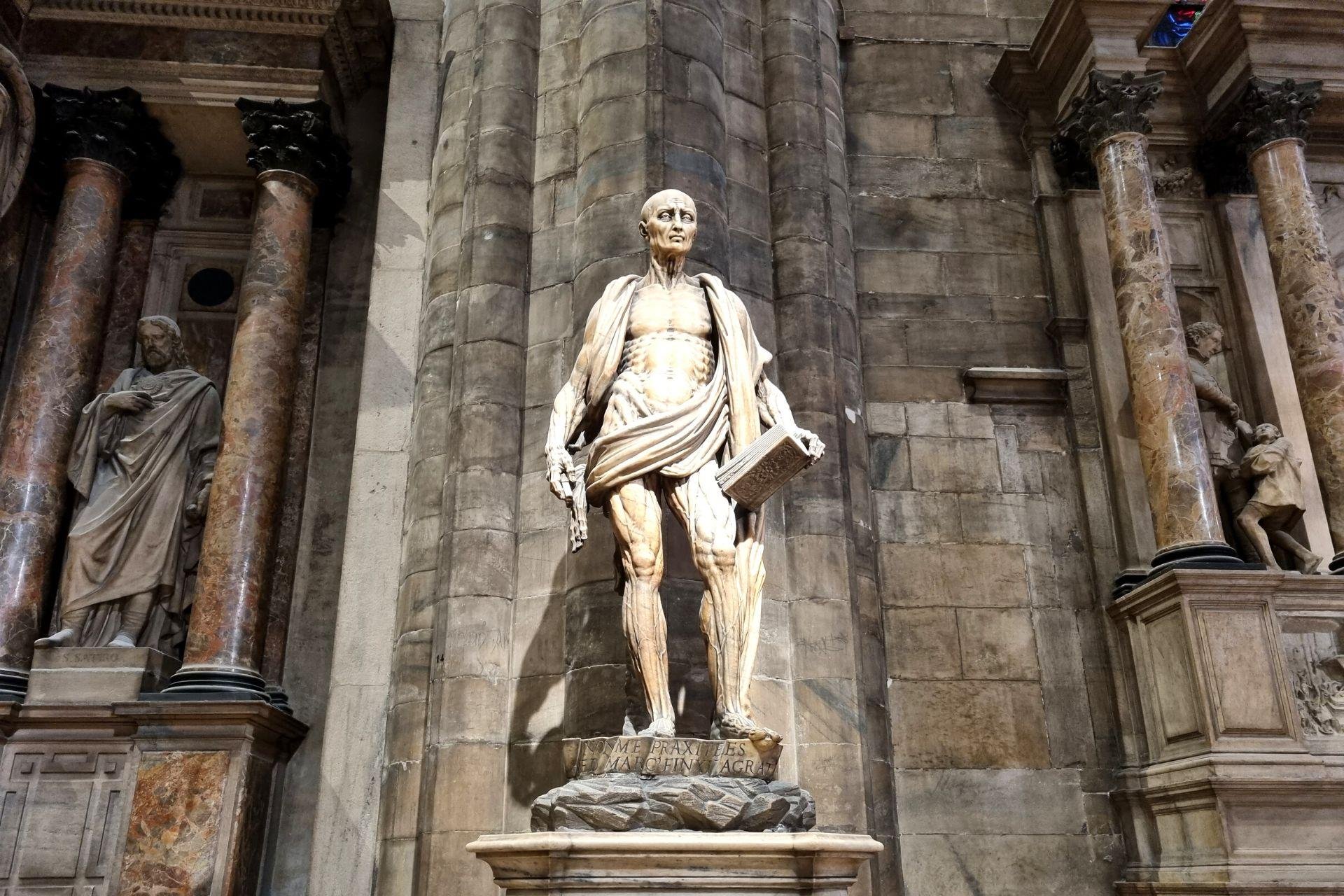 Milan Duomo: Rooftop & Cathedral Guided Tour with Skip-the-Line Access