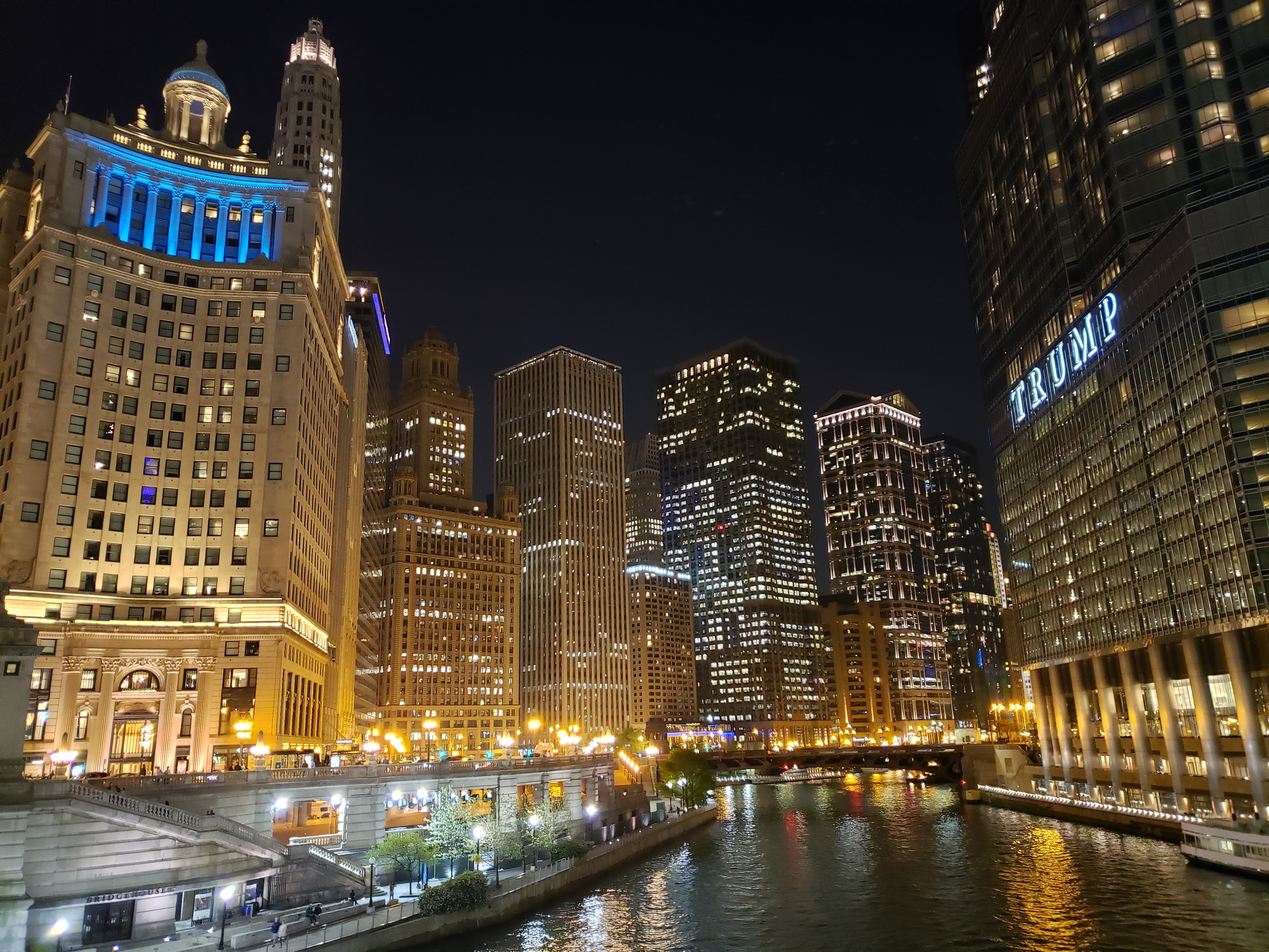 Chicago architecture cruise — Chicago River and skyline — image 24