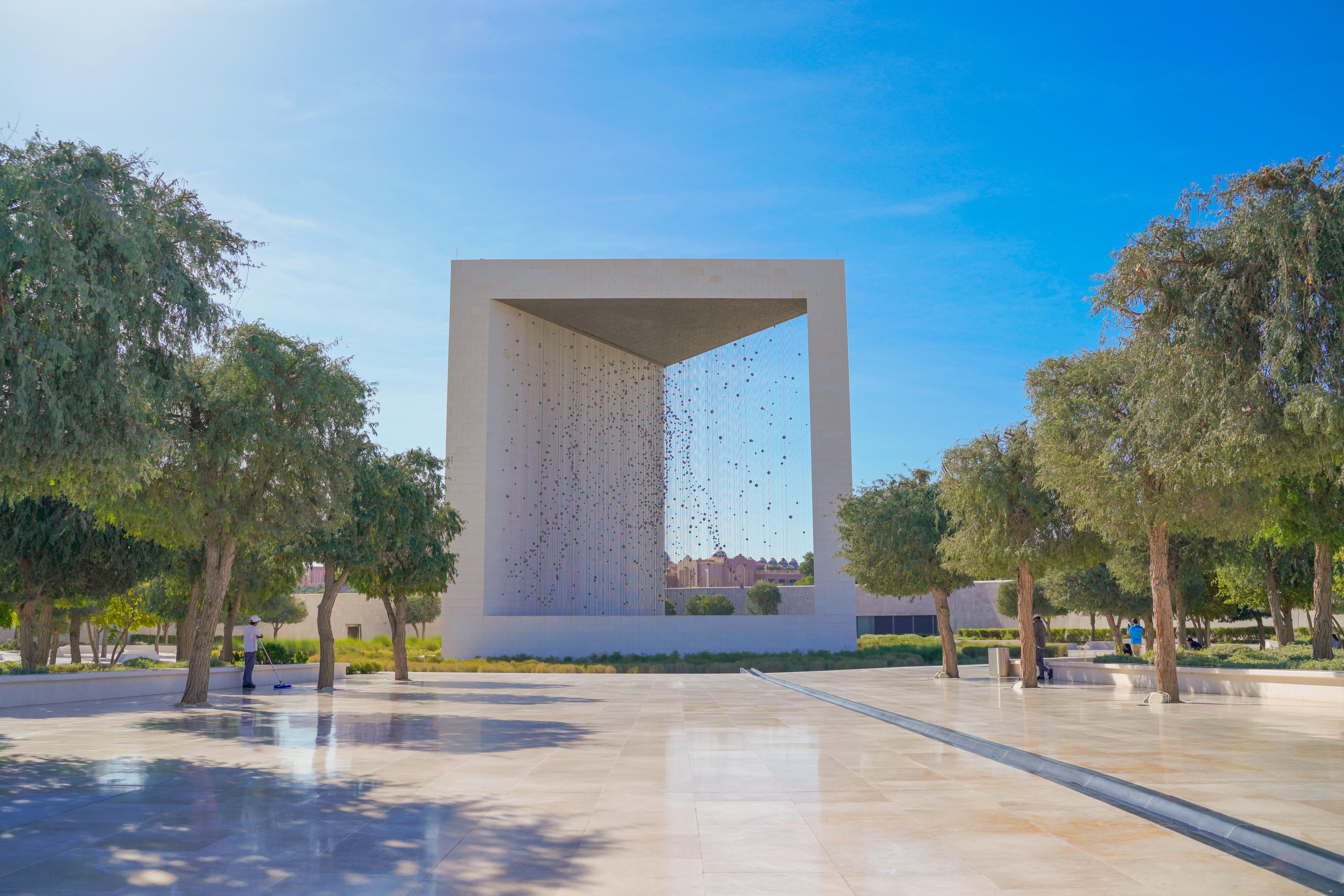 Abu Dhabi Day Tour from Dubai: Sheikh Zayed Mosque & City Highlights