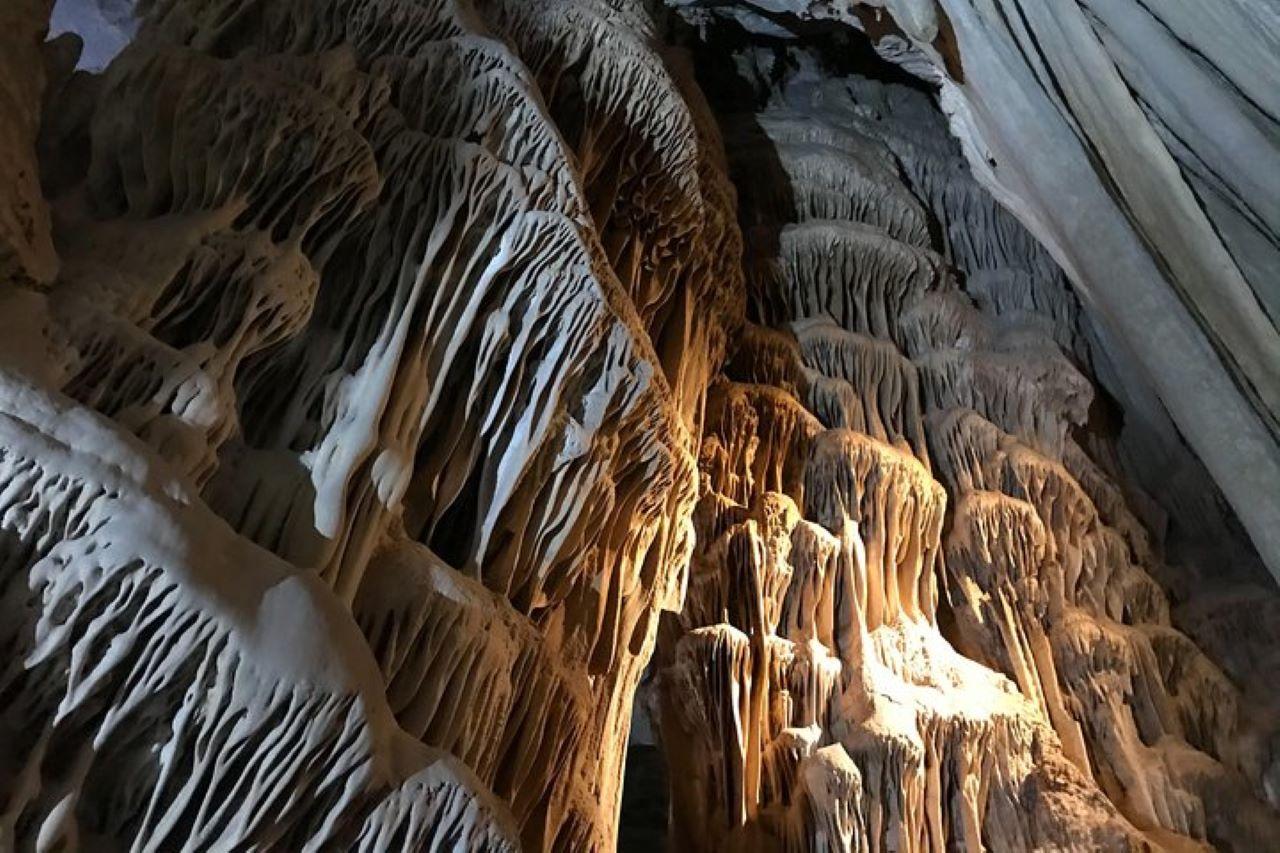 García Caves & Town Discovery with Cable Car
