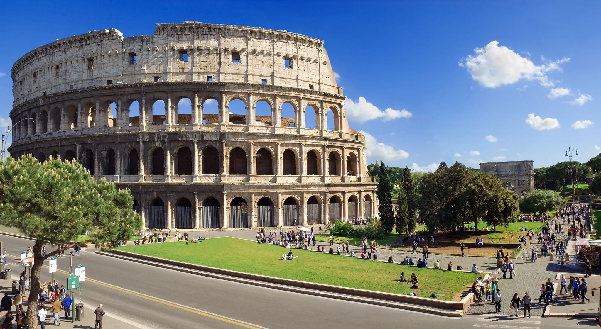 Rome Colosseum Arena Floor & Roman Forum Small Group Tour
